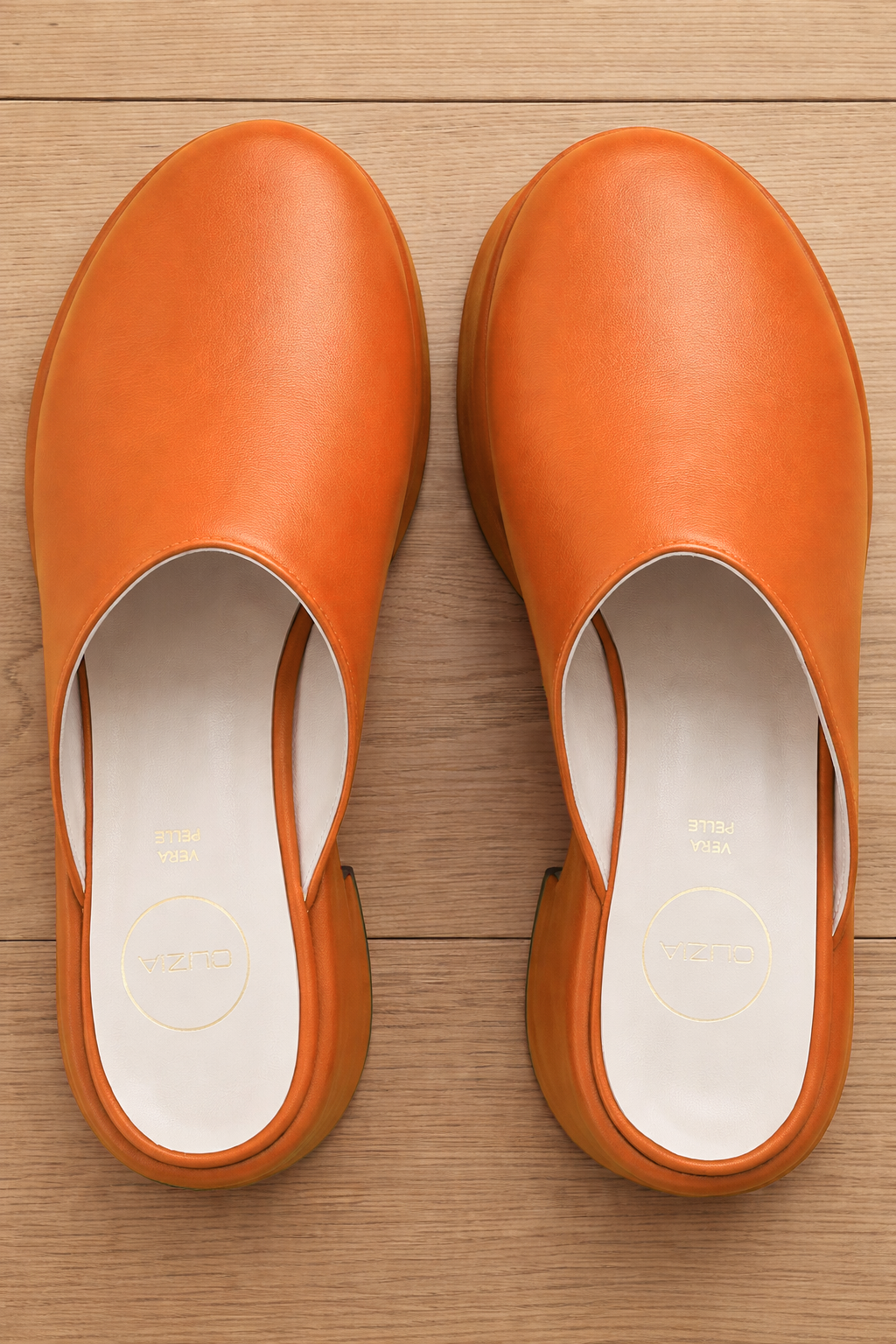 BAO Z ORANŽOVÉ KŮŽE