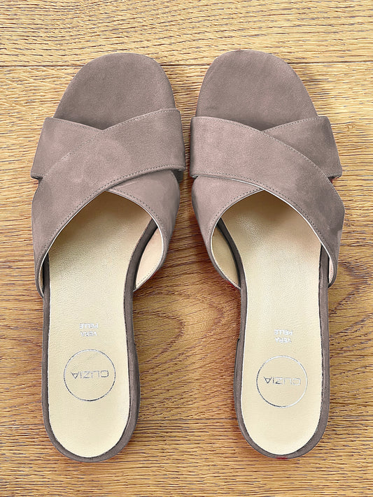 URIEL DOVE GREY SUEDE