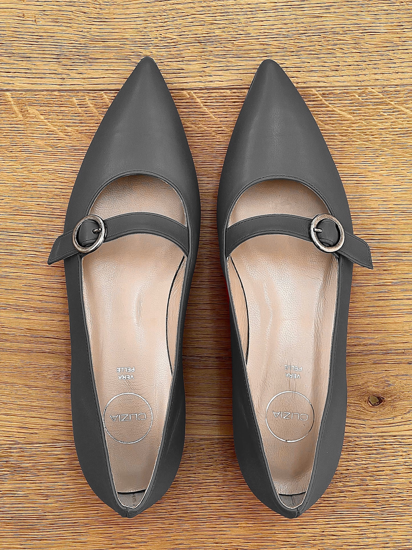 ARIS LEATHER GREY