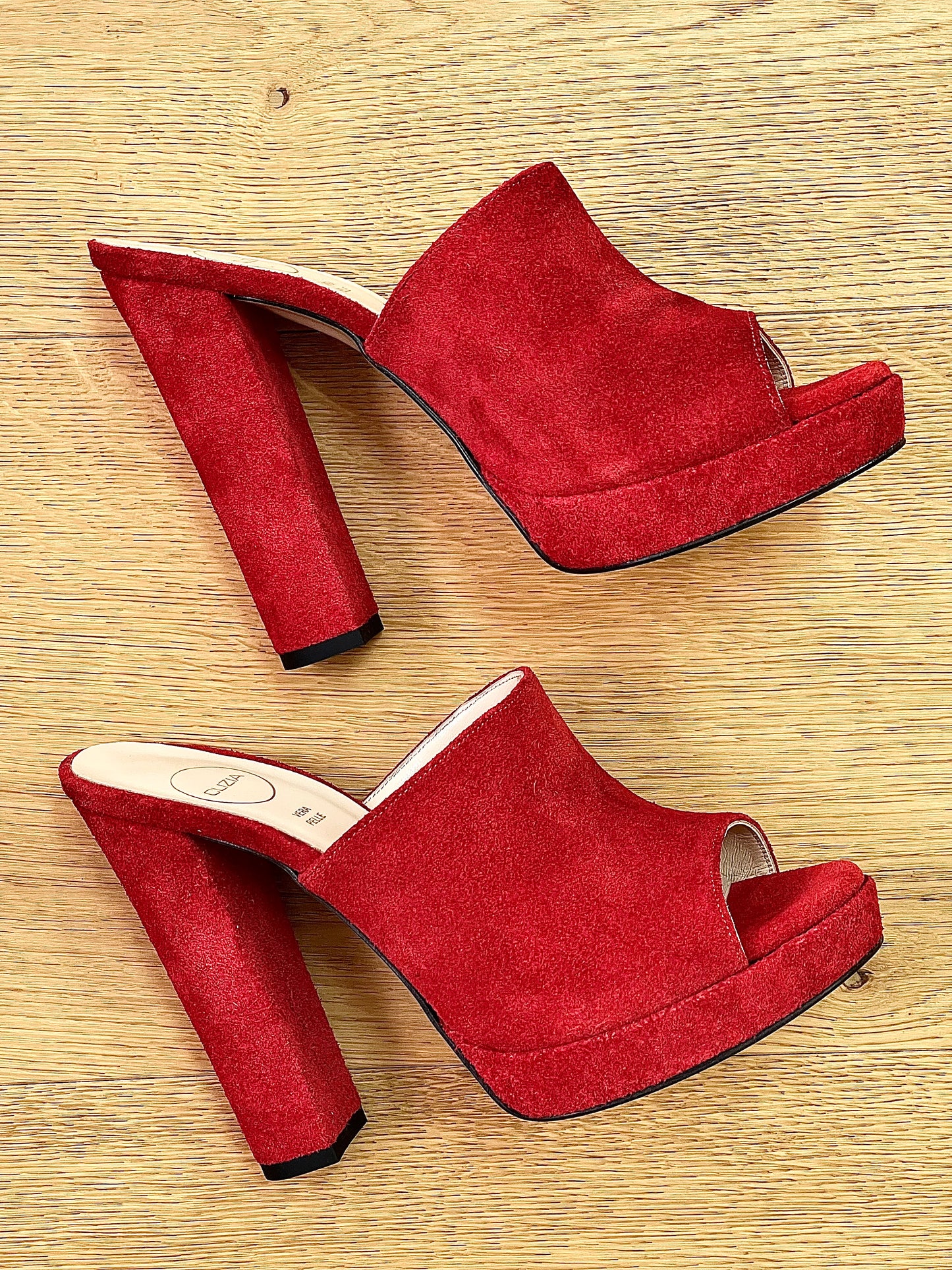 RED SUEDE LEWIS