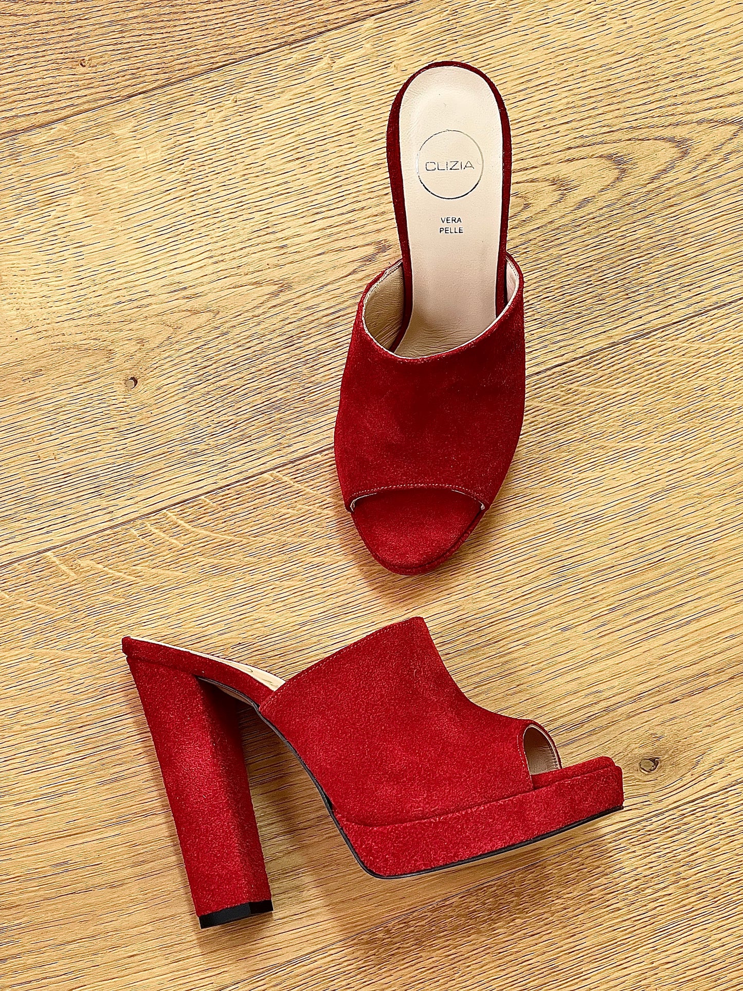 RED SUEDE LEWIS
