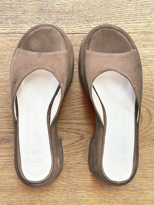 JACKIE DOVE GREY SUEDE