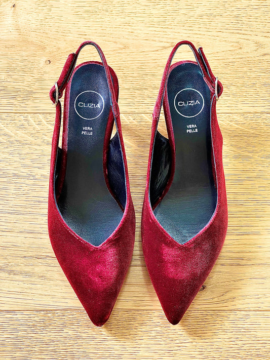 VÍNOVÁ SAMETOVÁ TANIA