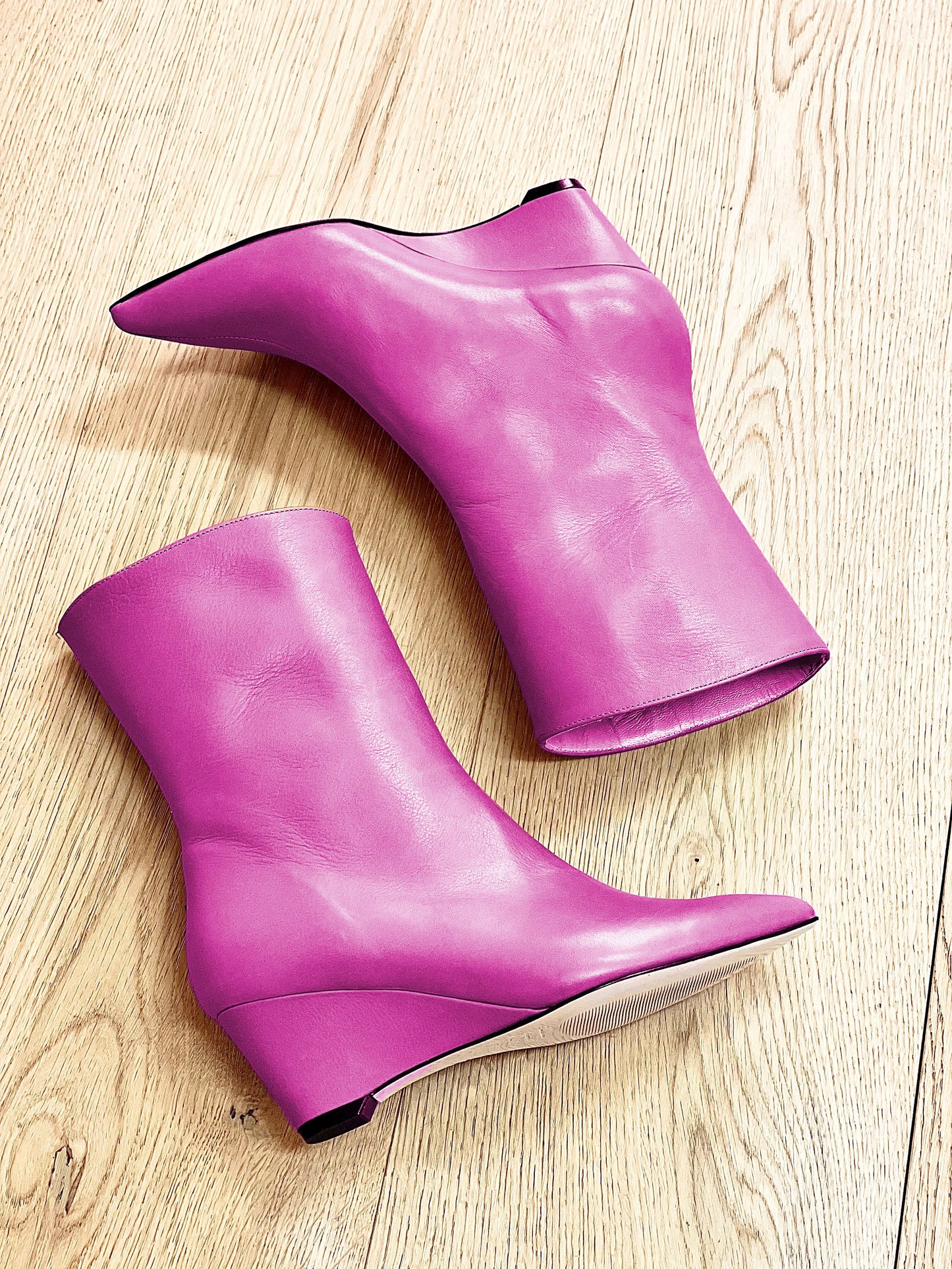 SANTIAGO LEATHER FUCHSIA