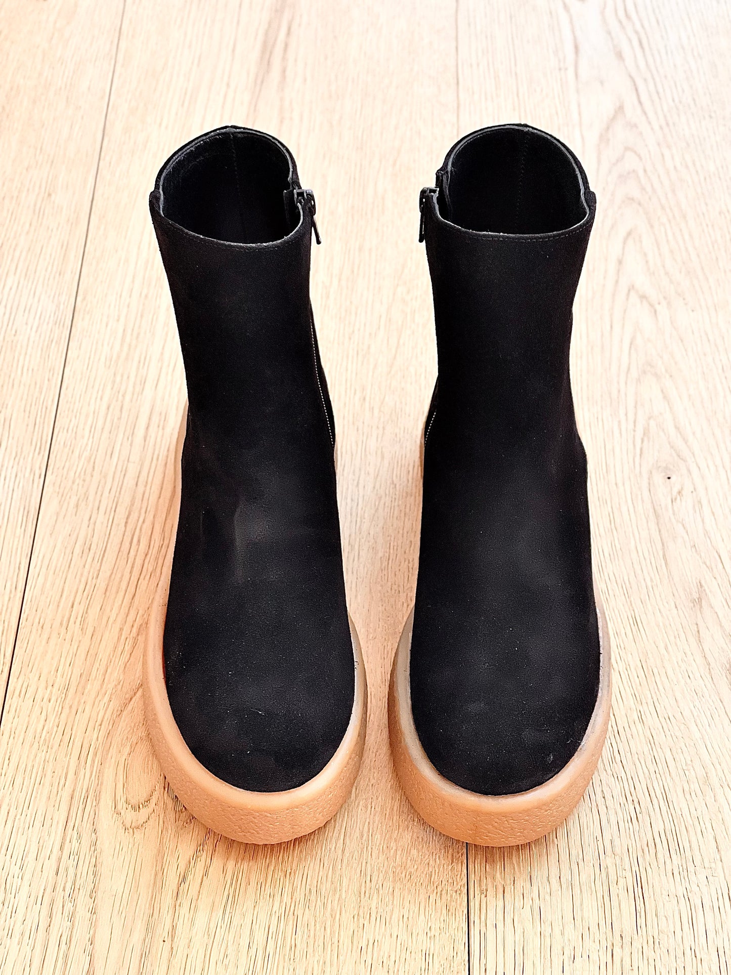 TRAVIS SUEDE BLACK