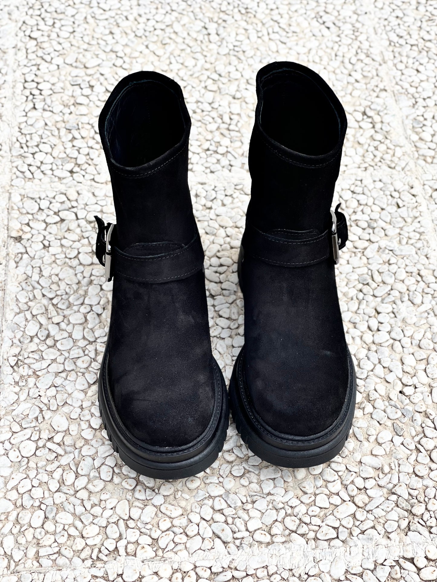 VICTOR SUEDE BLACK