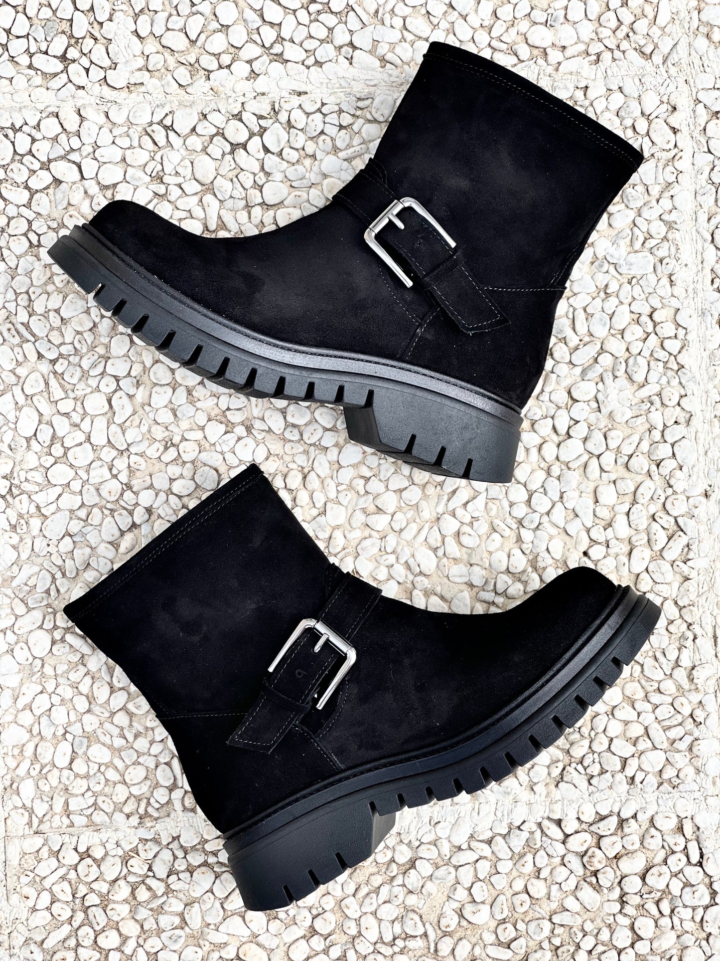 VICTOR SUEDE BLACK