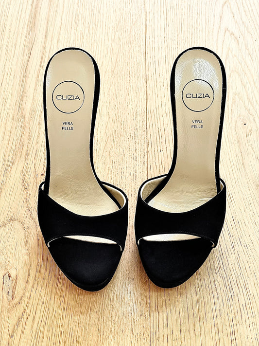 PRISCILLA BLACK SUEDE