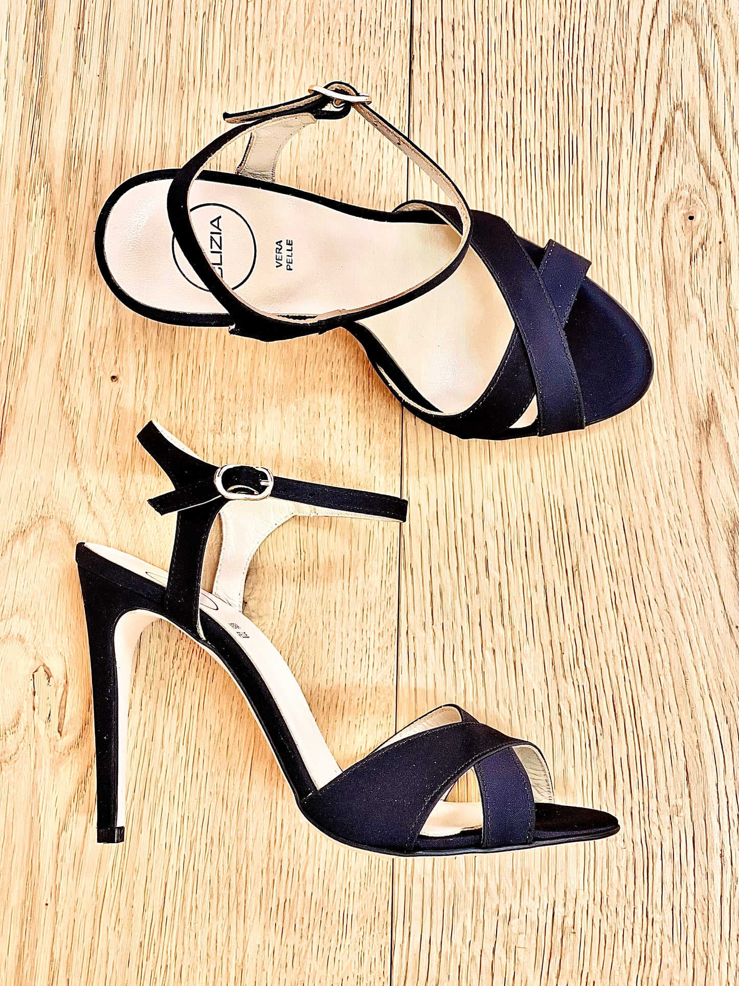 LAYLA BLACK SATIN