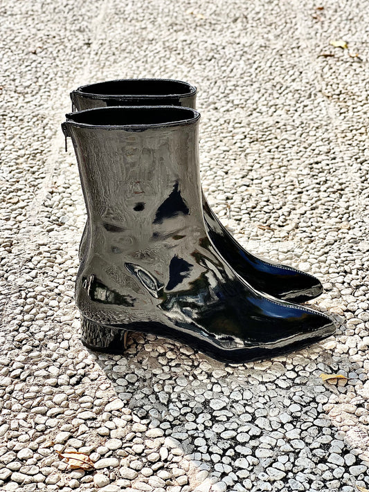 ČERNÁ BARVA PLANETY