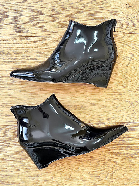 ZEKE ČERNÁ LAKOVANÁ KŮŽE