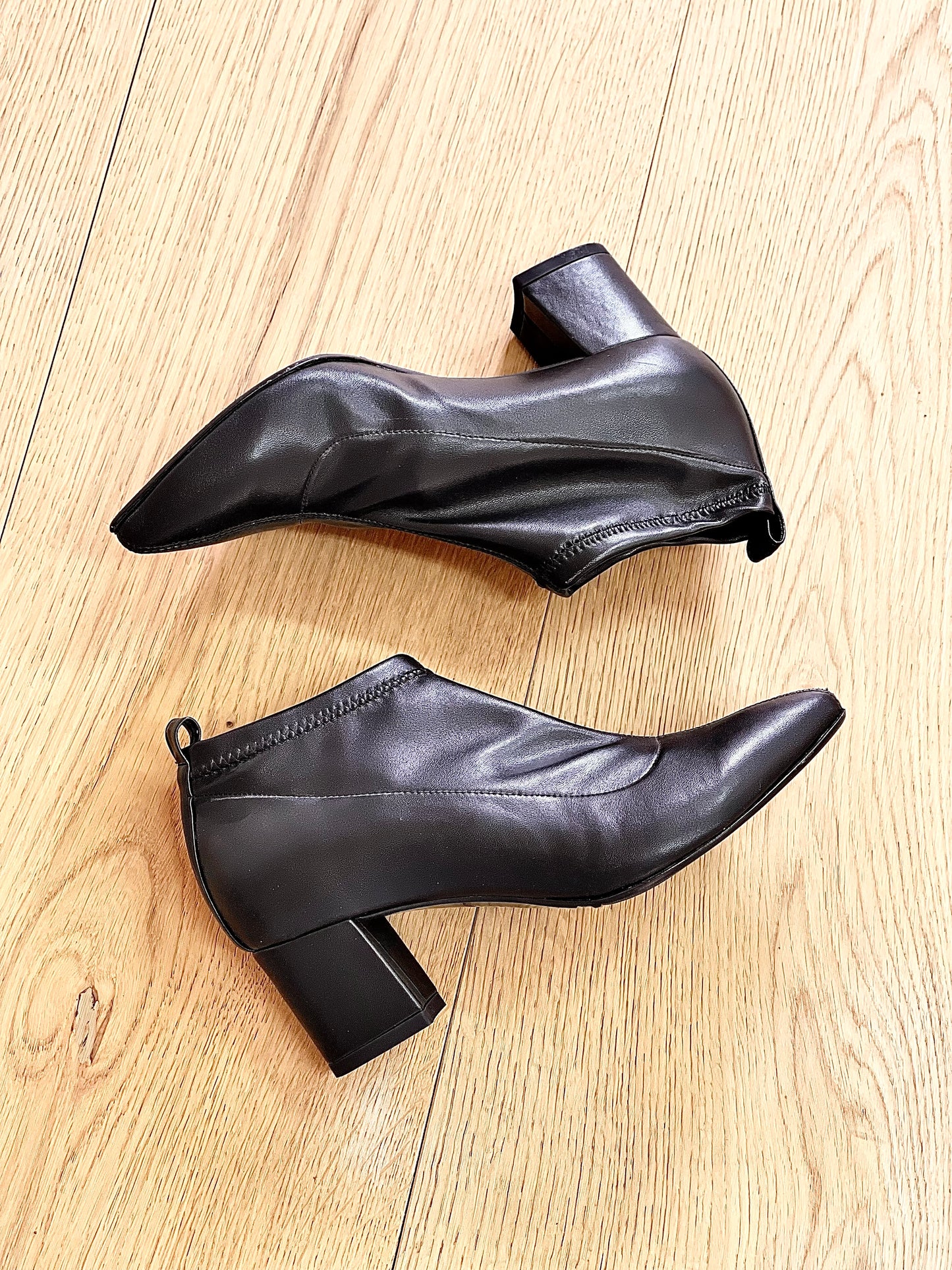 DEVA LEATHER ČERNÁ