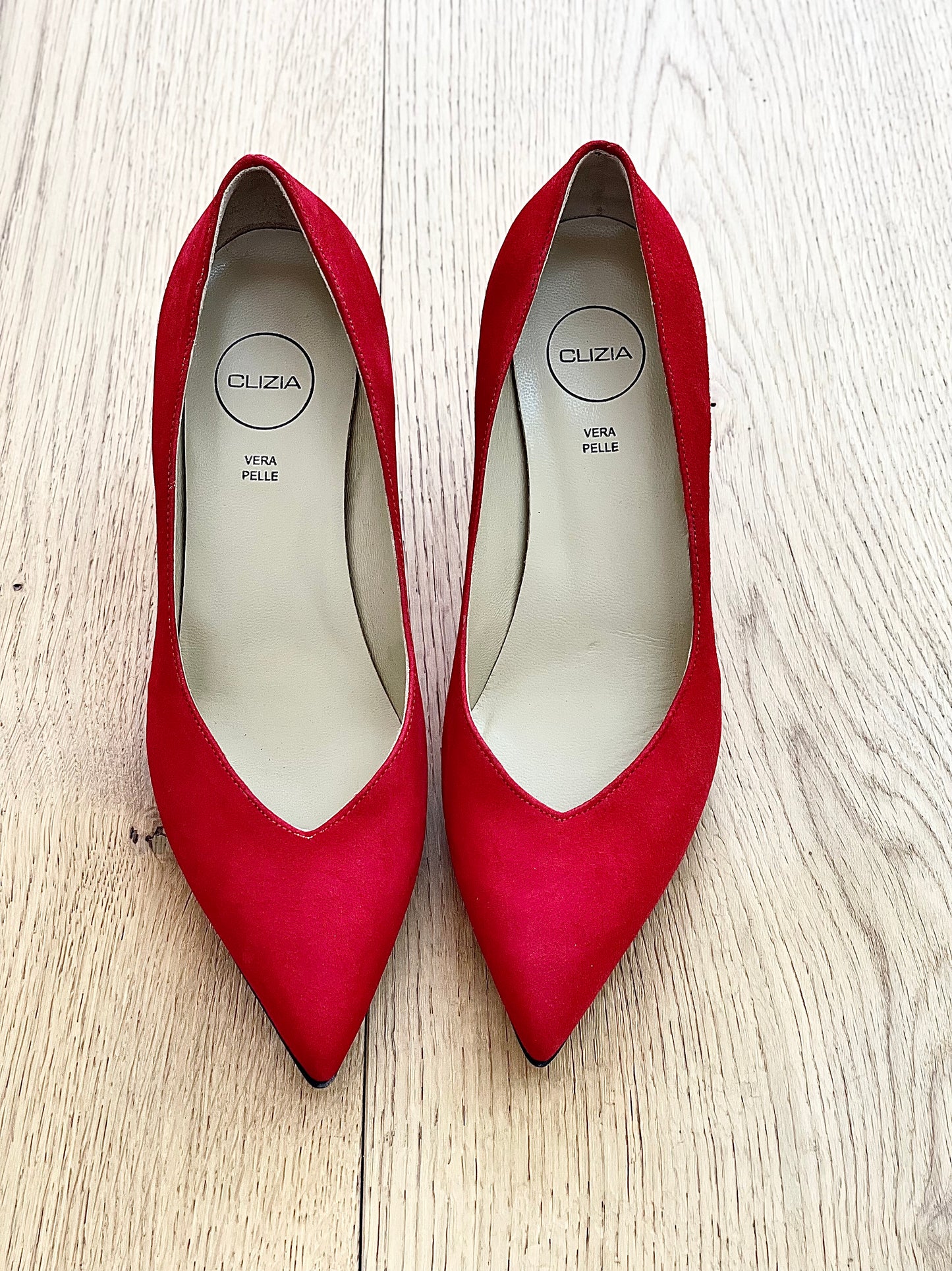 SUSAN RED SUEDE
