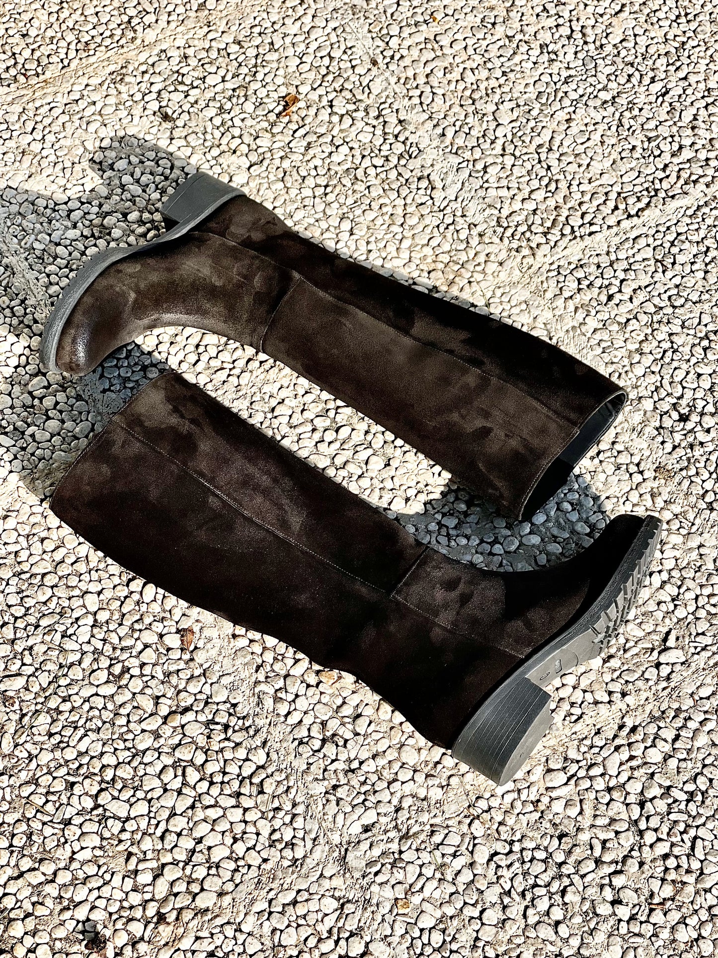 ZEUS BLACK SUEDE