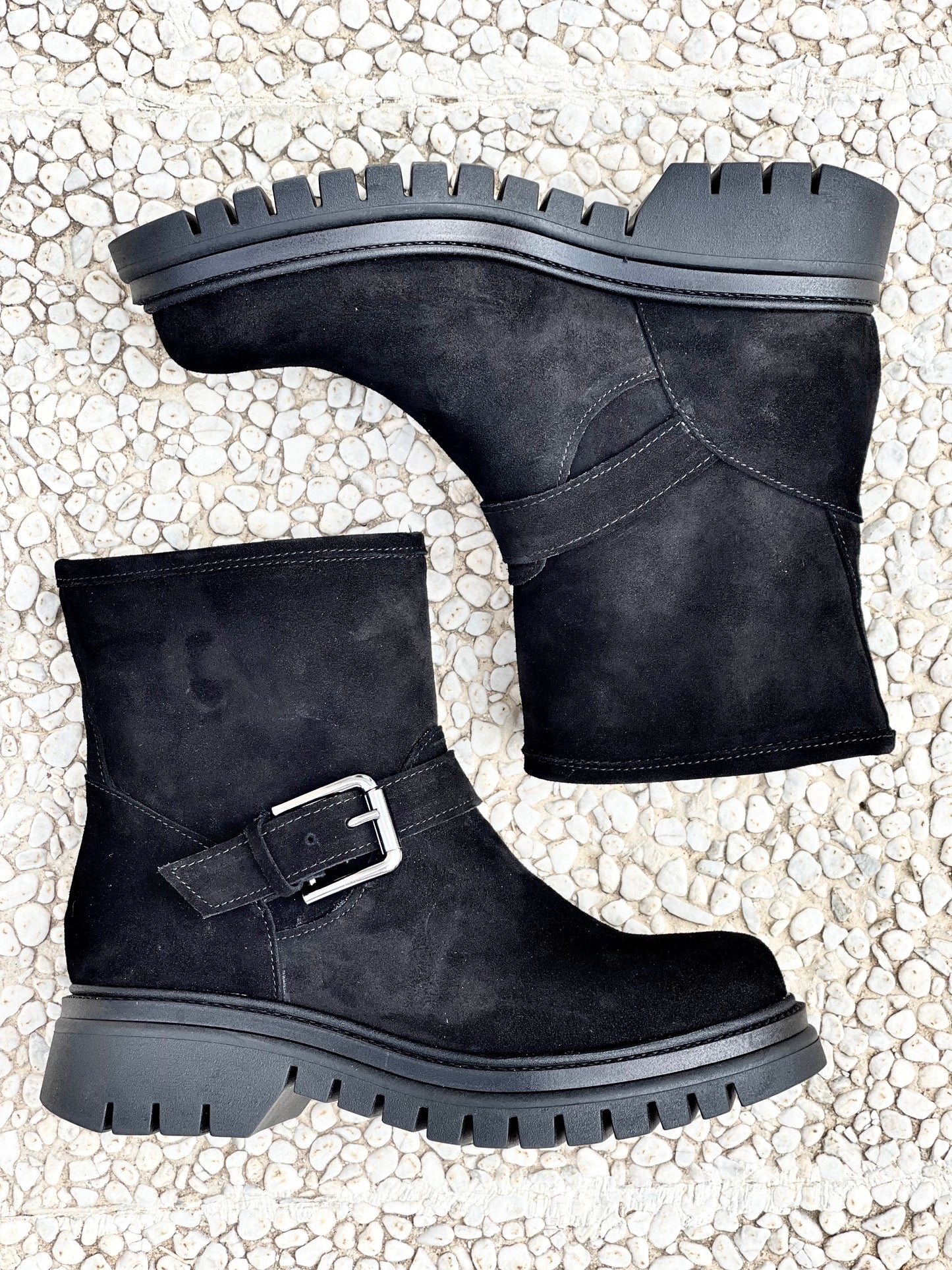 VICTOR SUEDE BLACK