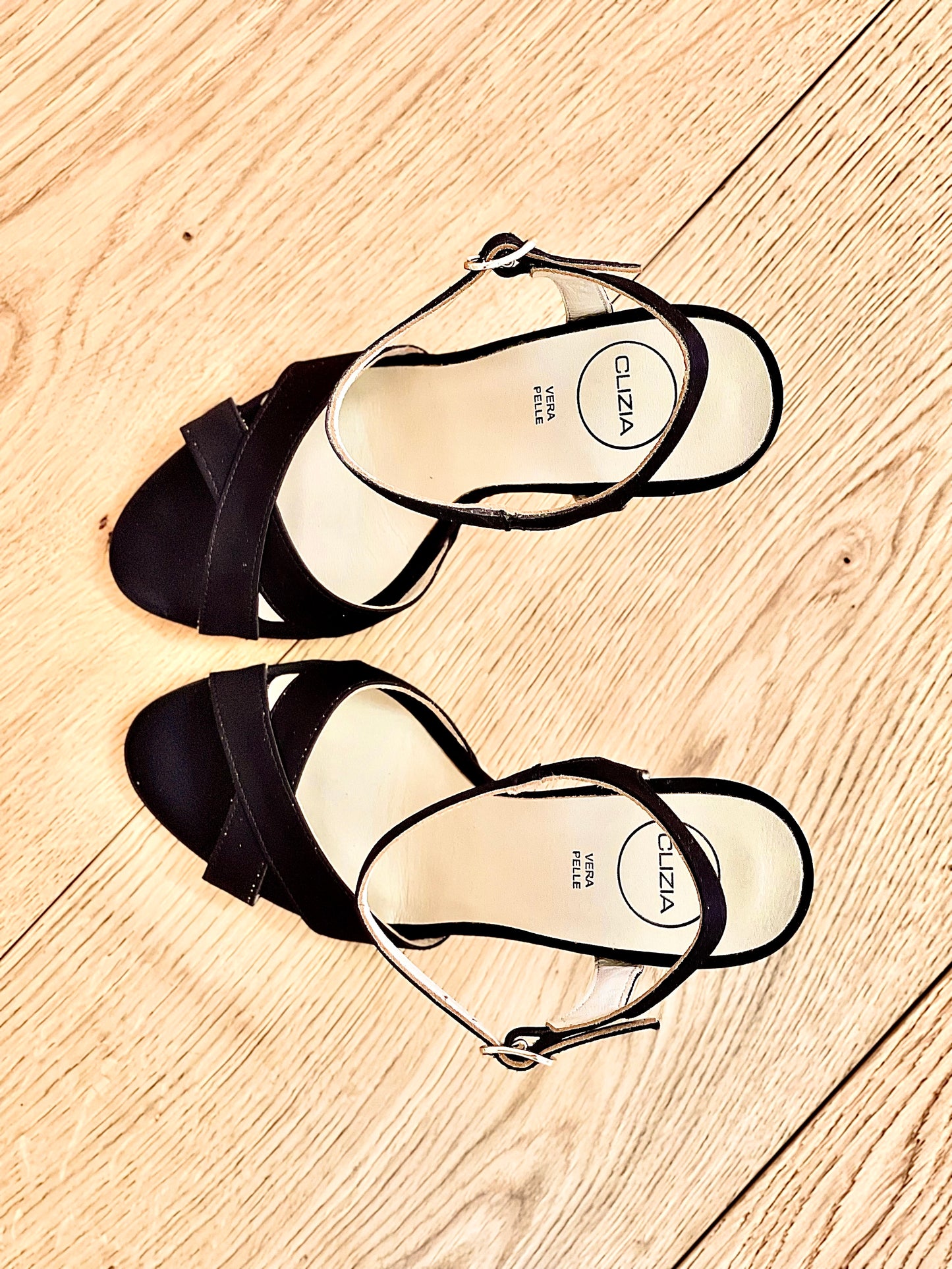 LAYLA BLACK SATIN