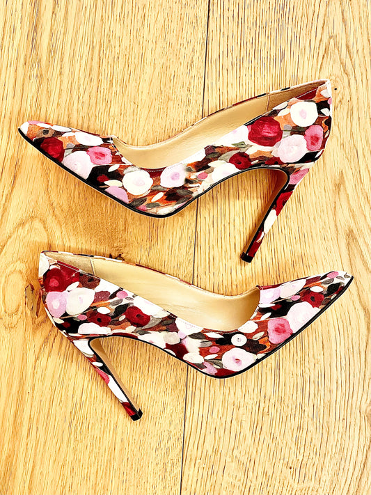 ABSTRAKTNÍ KVĚTINY NOE