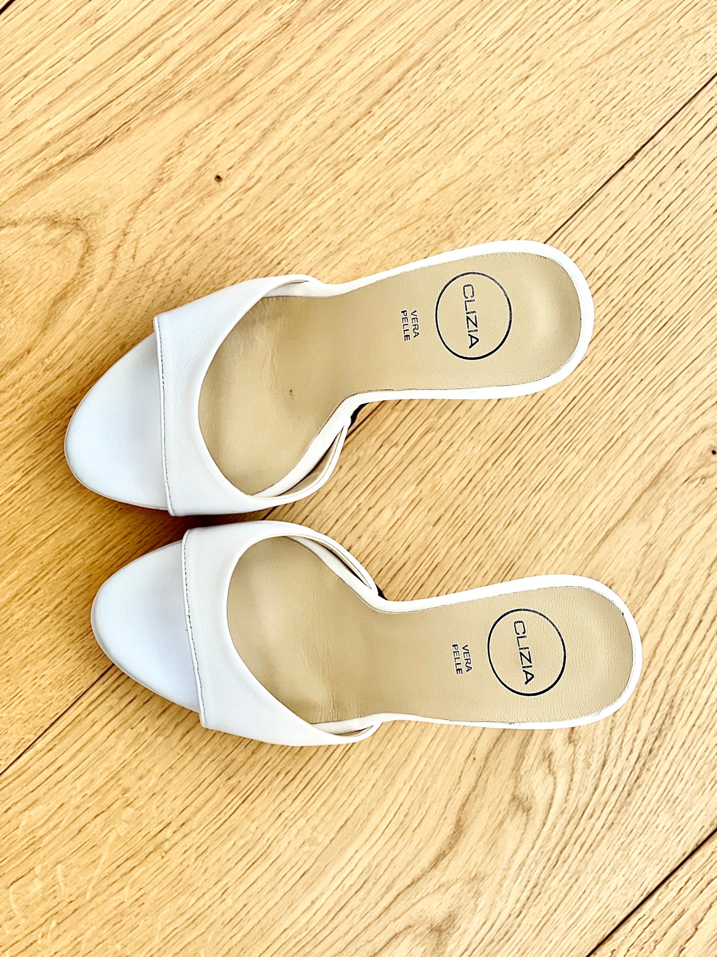 PRISCILLA LEATHER WHITE