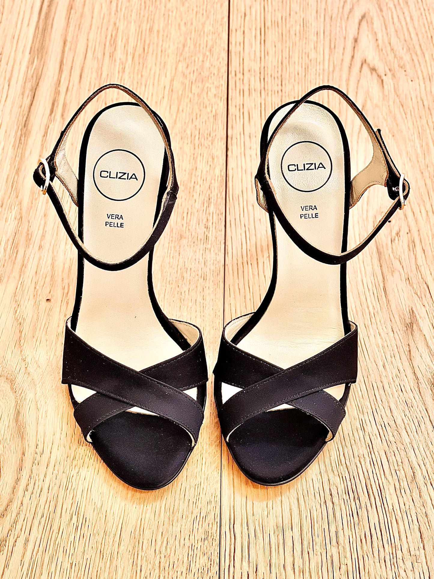 LAYLA BLACK SATIN