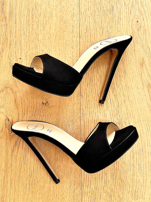 PRISCILLA BLACK SUEDE