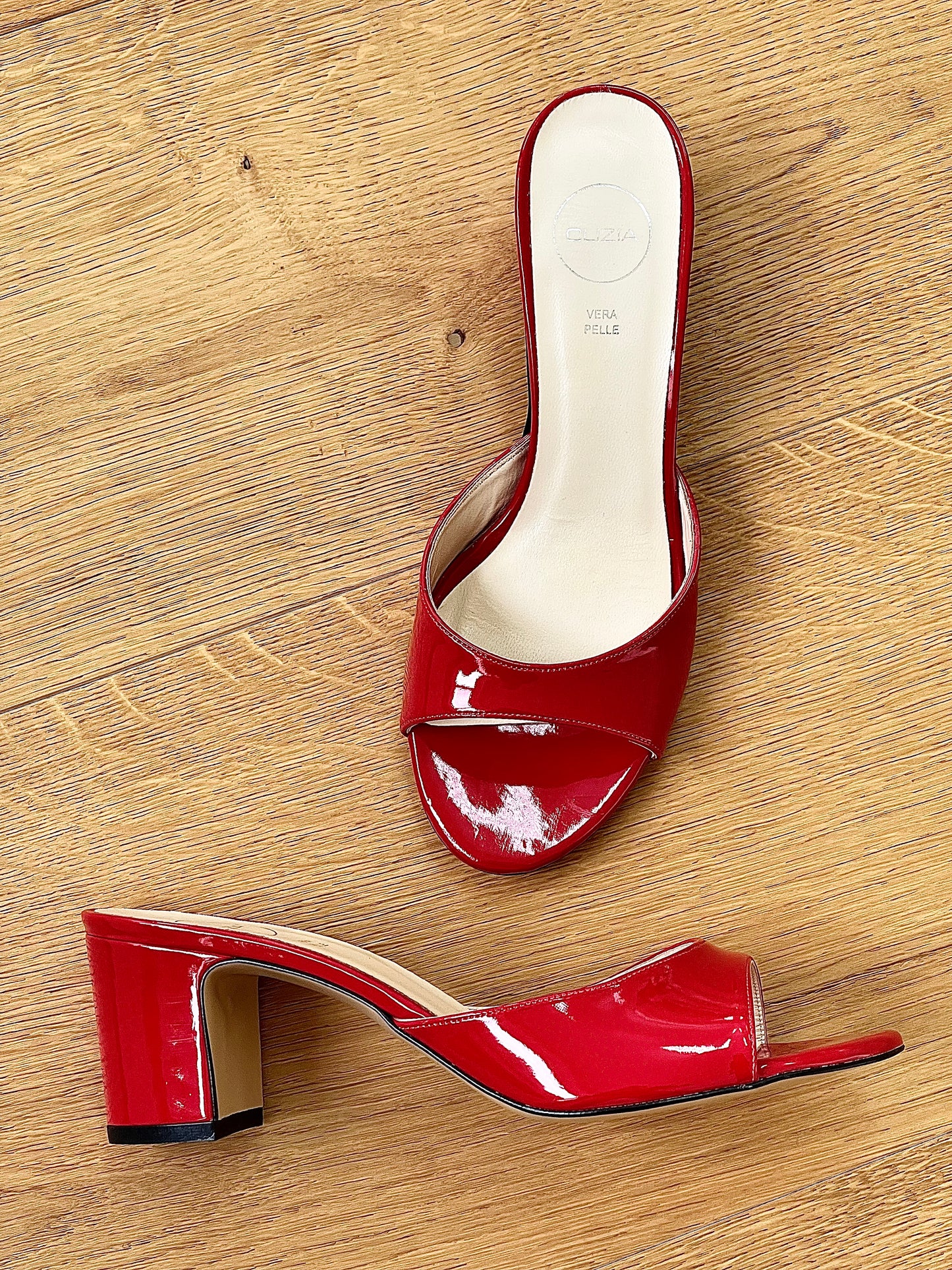 AZAI RED PAINT