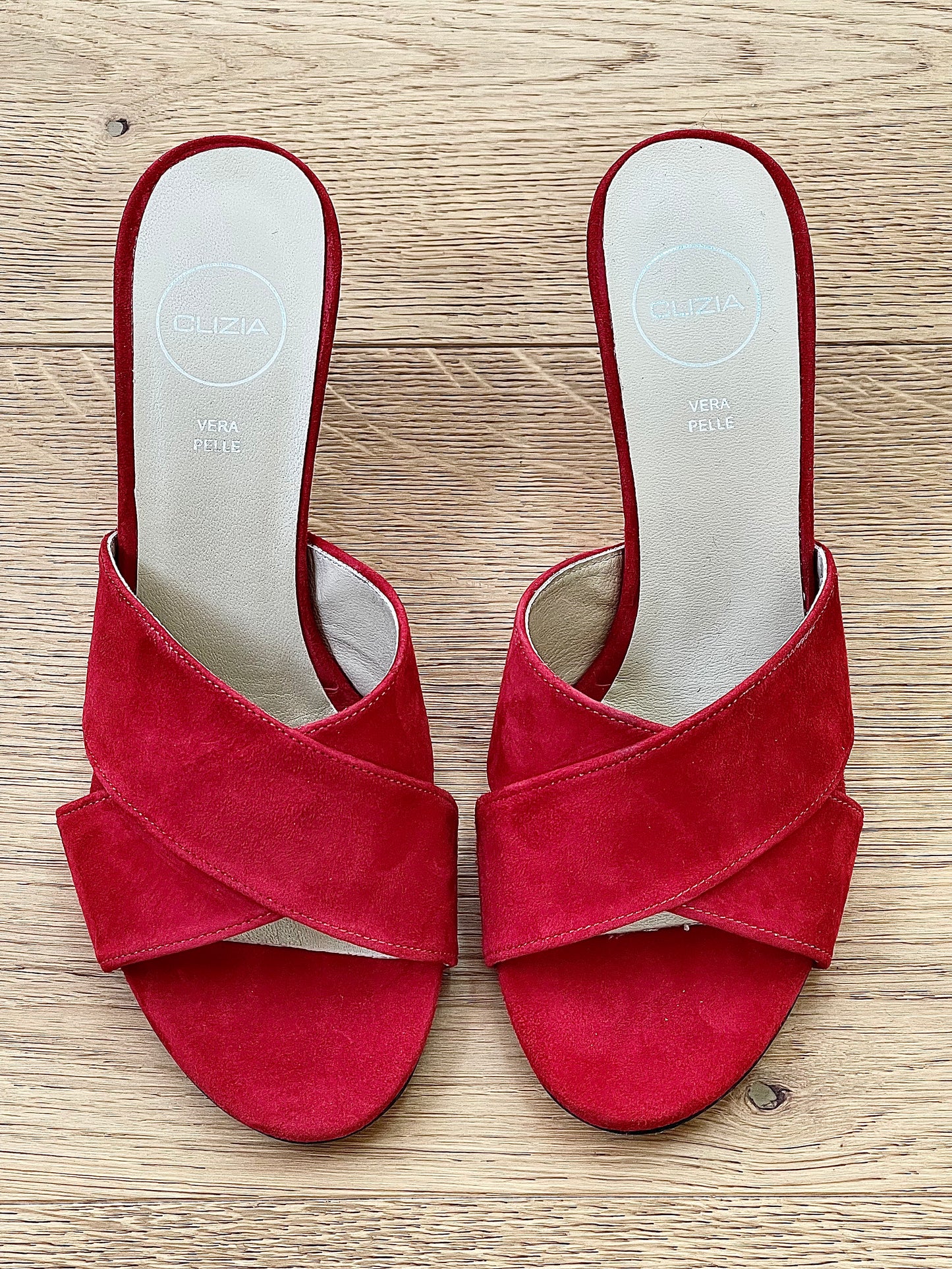 RØD SUEDE ZURI