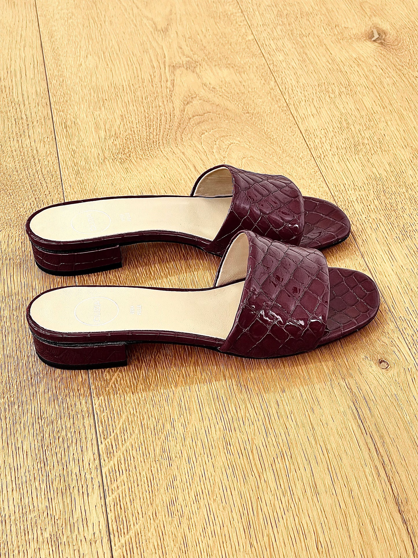 MANHATTAN COCONUT BURGUNDY