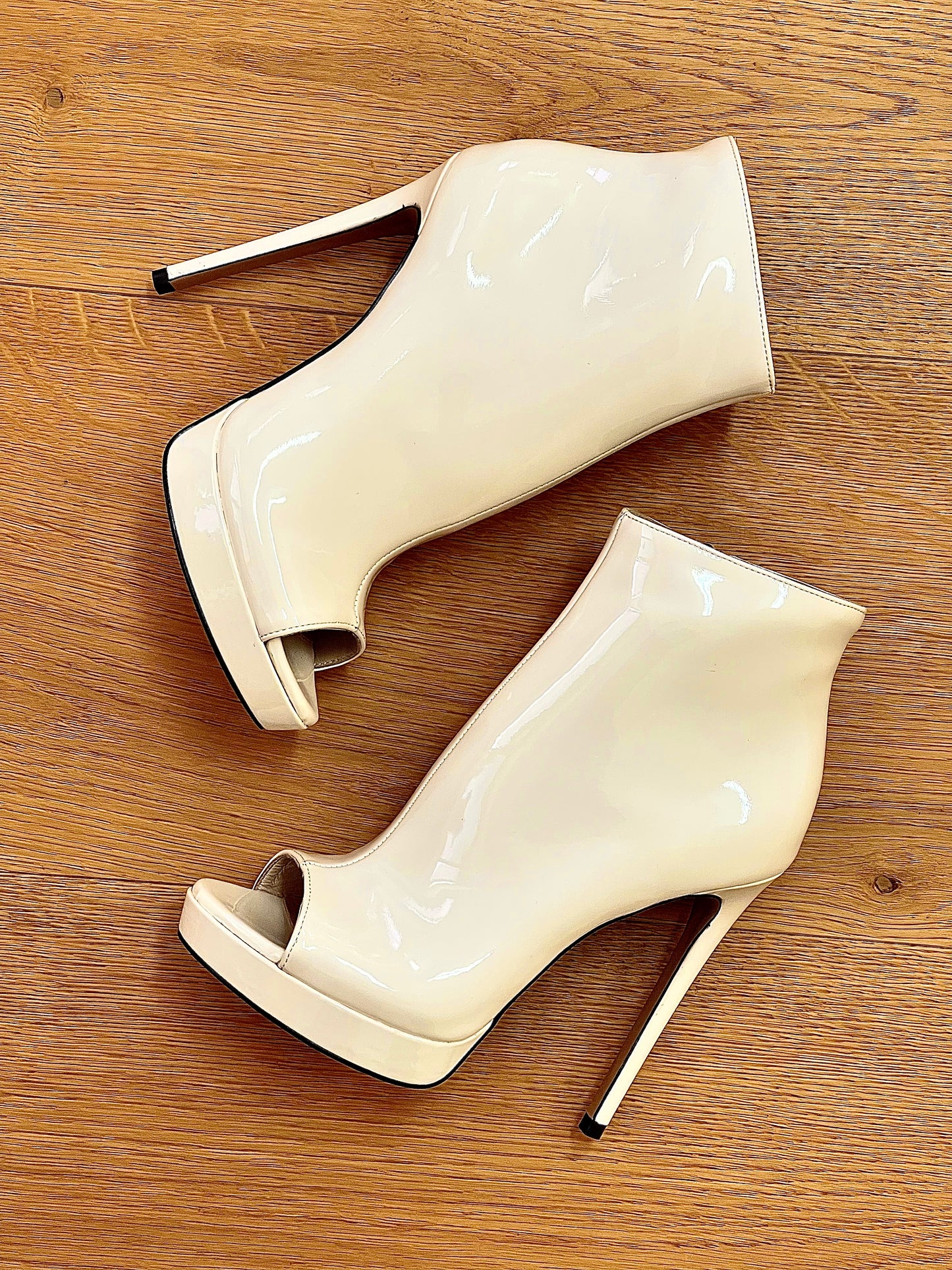 LONDON BEIGE LAKLÆDER