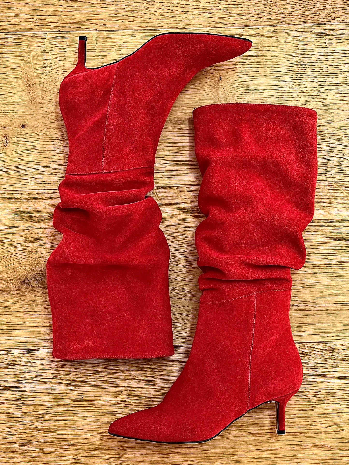 NENA RØD SUEDE