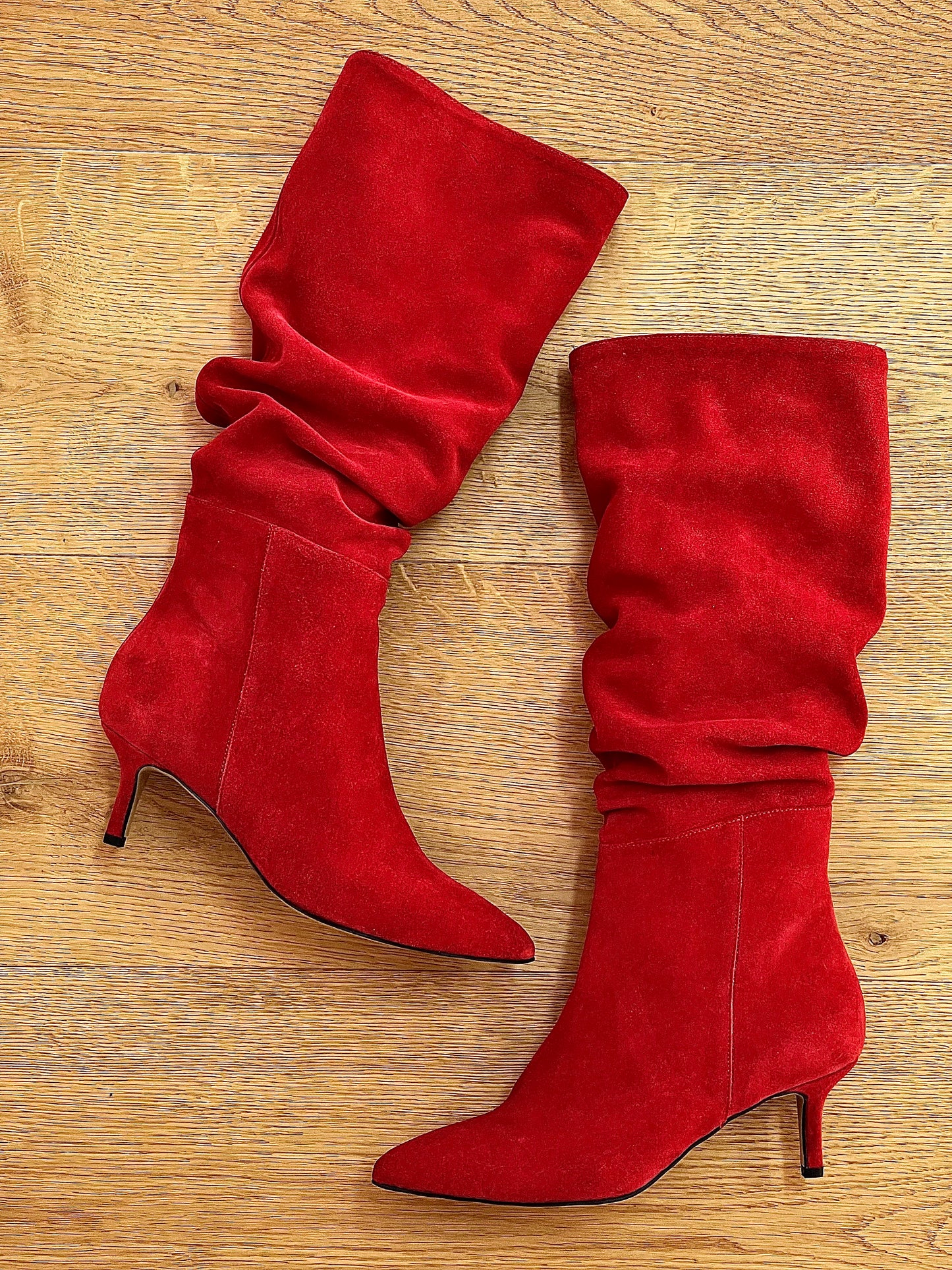 NENA RØD SUEDE
