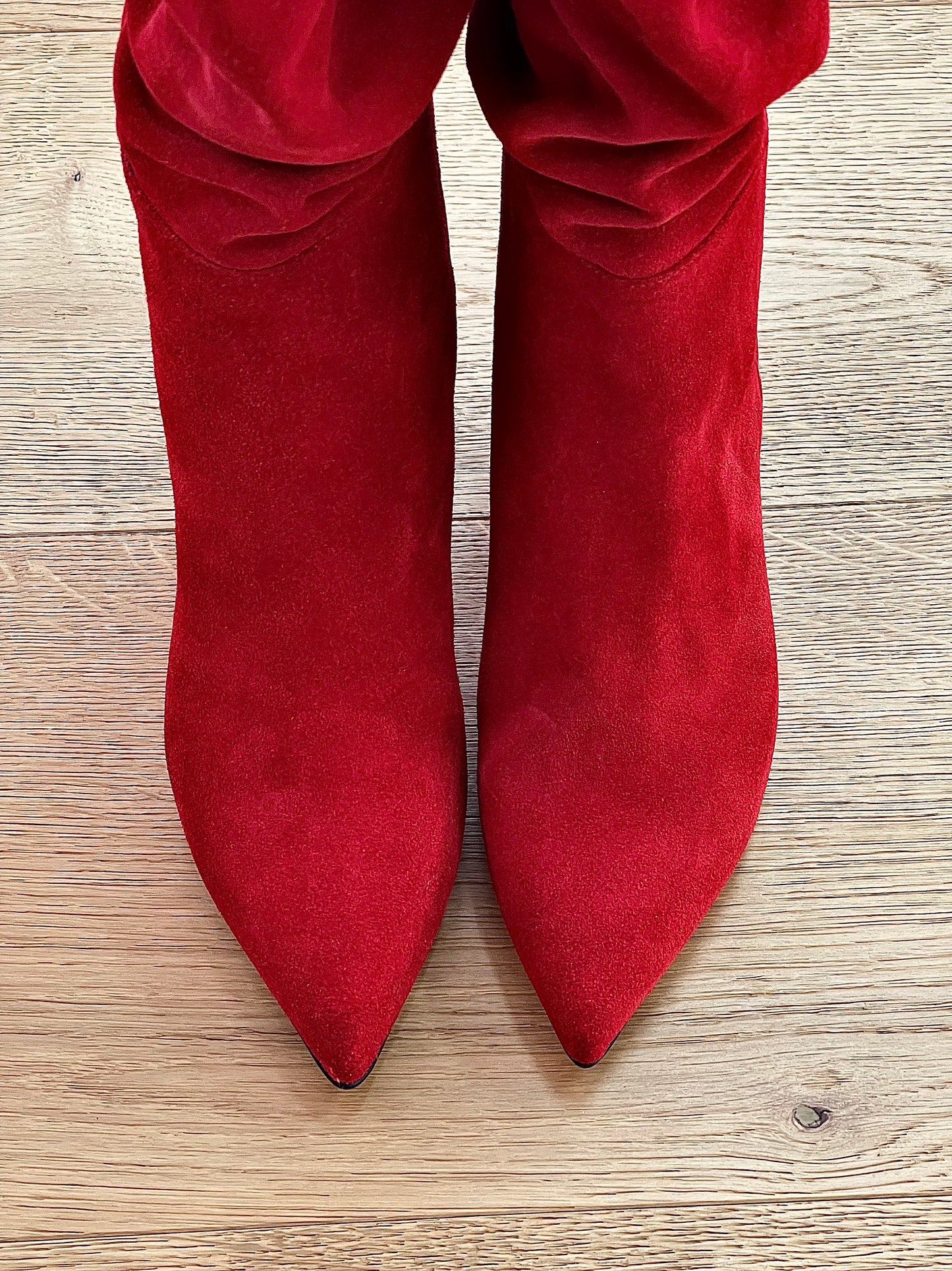 NENA RØD SUEDE