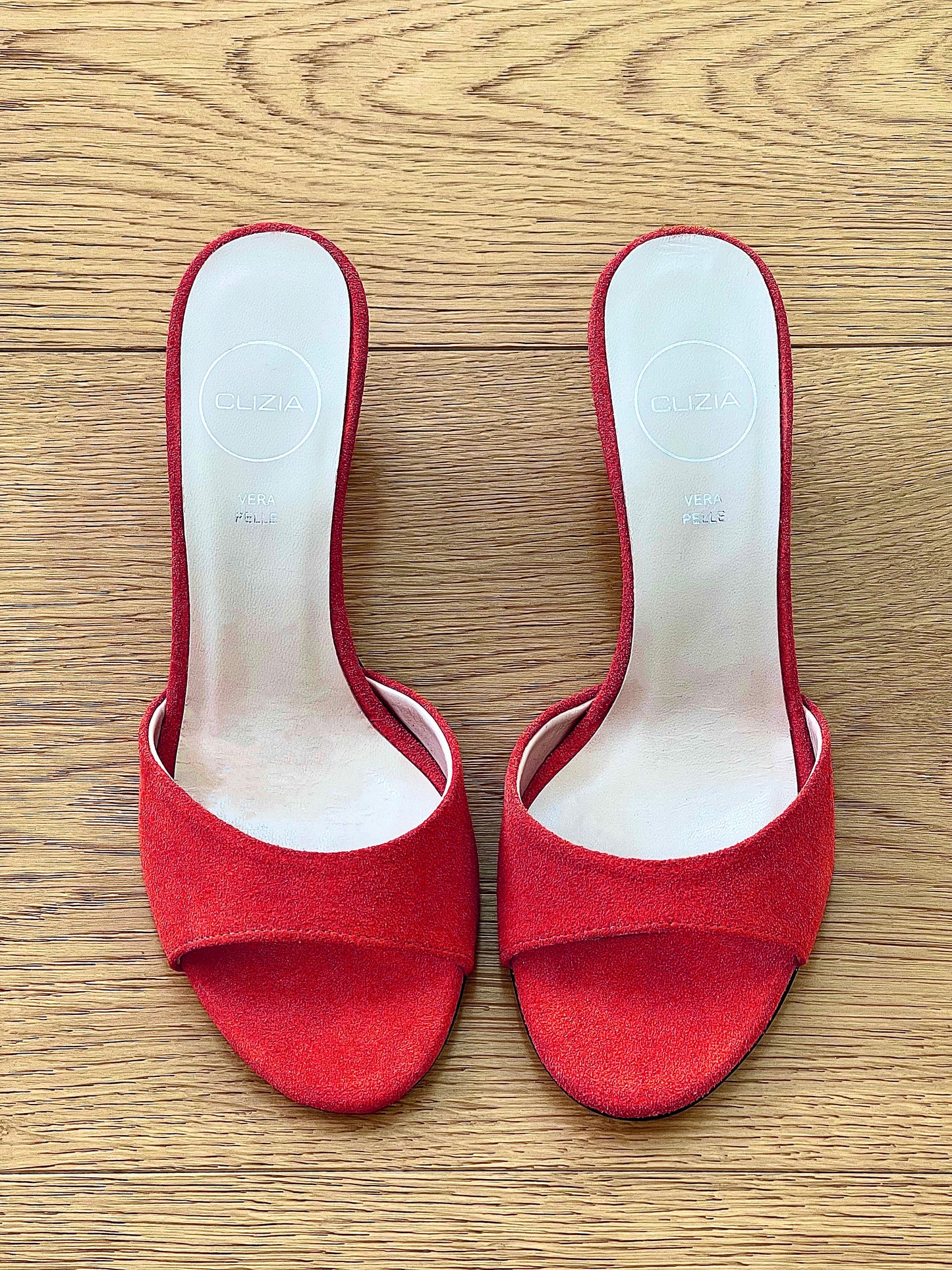 YUDI RØD SUEDE