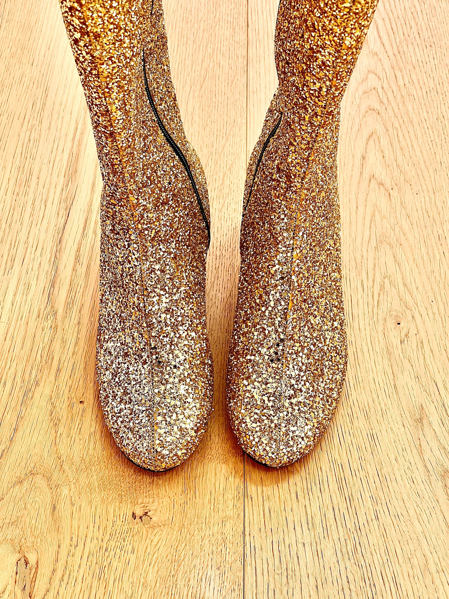 ASTRID GULDGLITTER