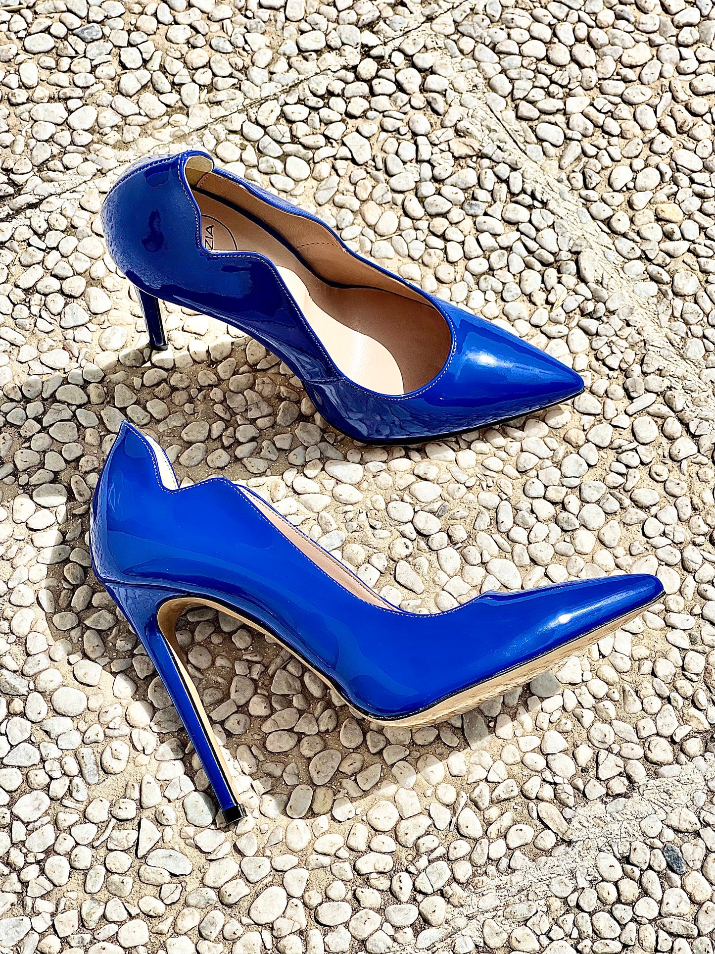LOLA LUX BLUETTE