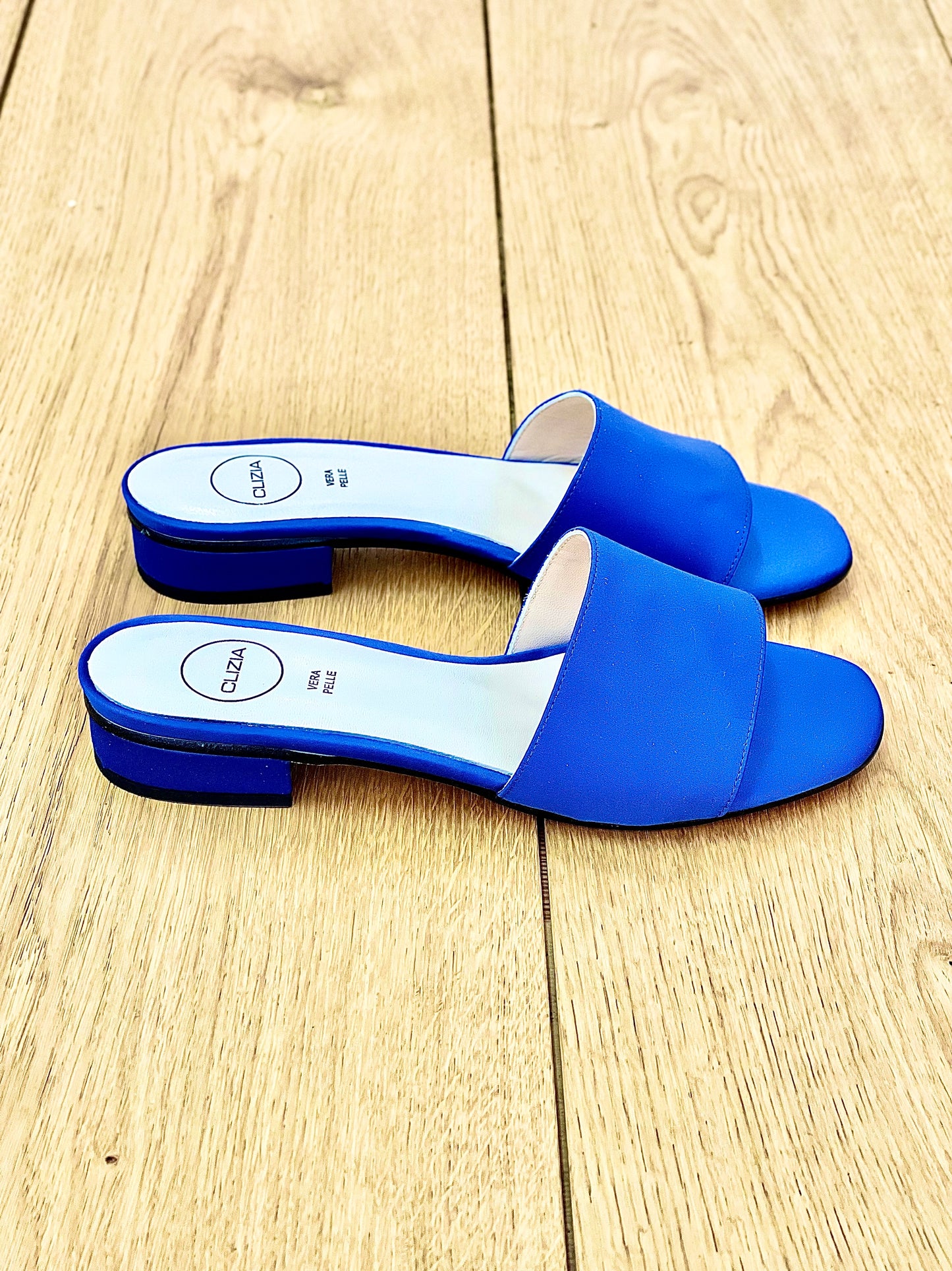 MANHATTAN SATIN BLUE