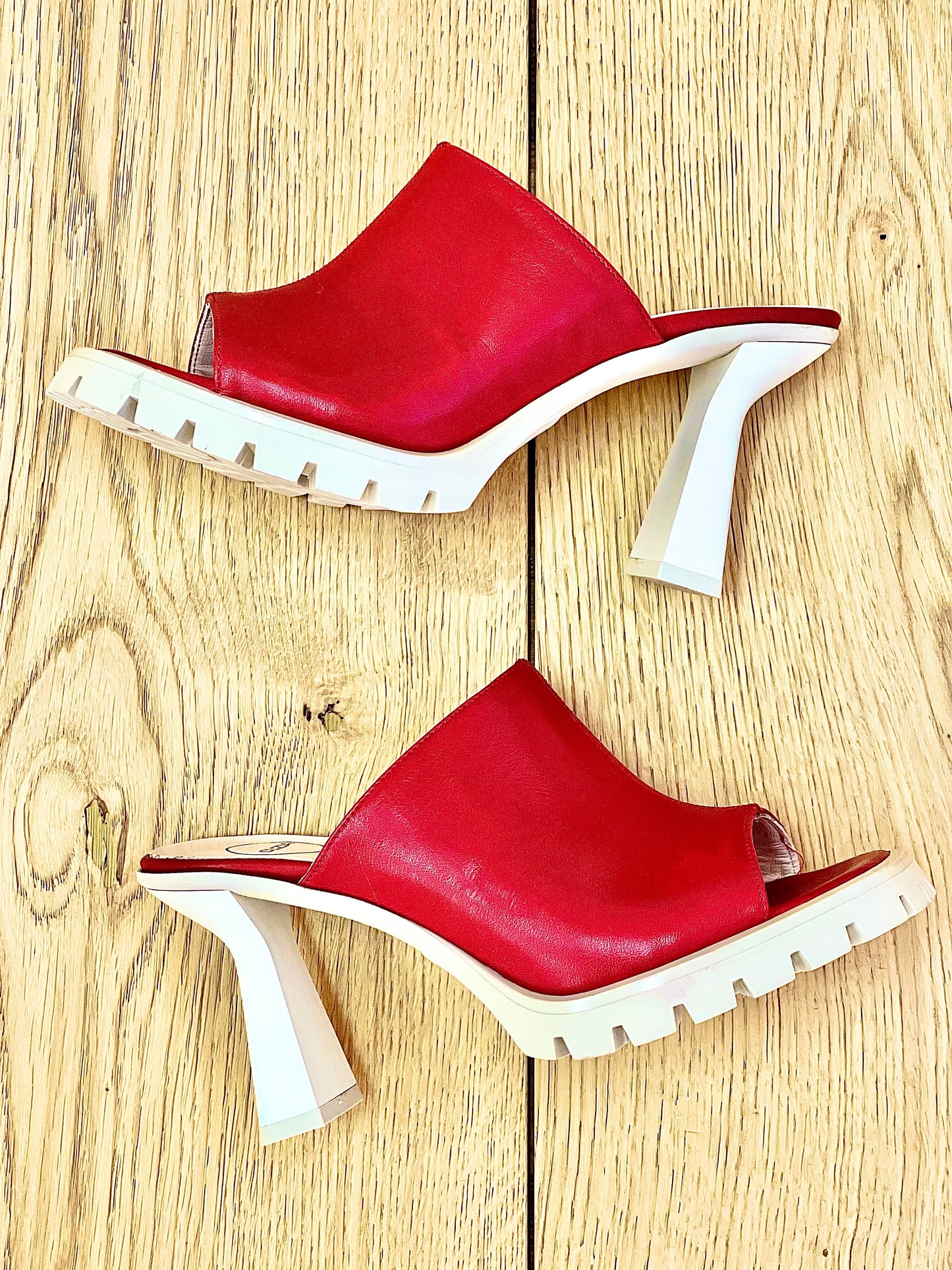 RED WONDER