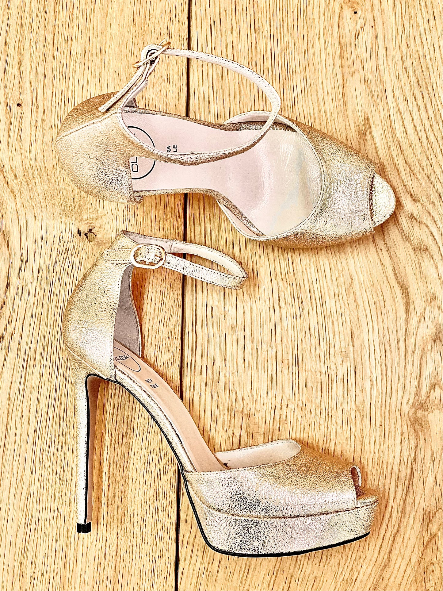 GOLDEN HALES