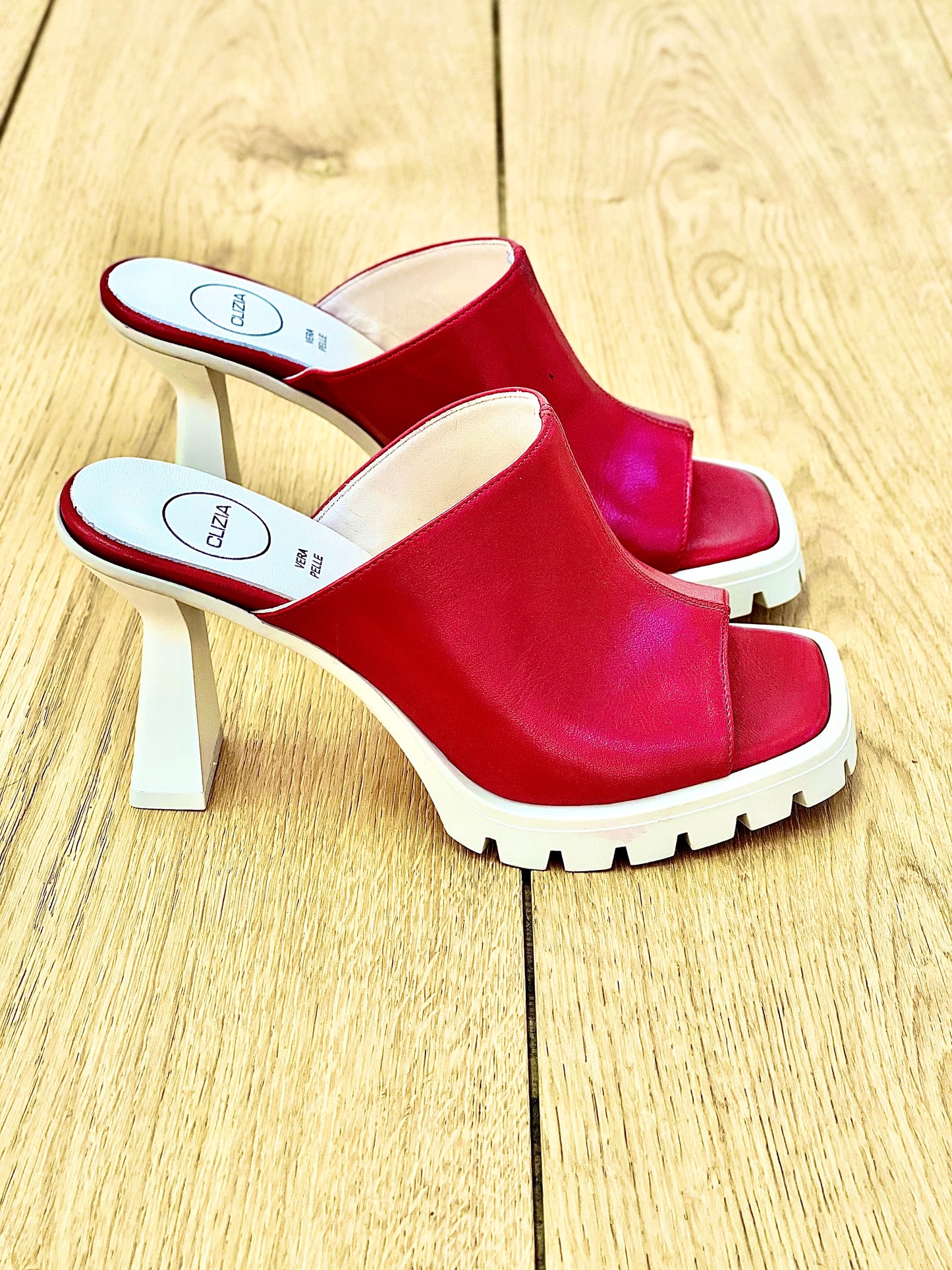 RED WONDER