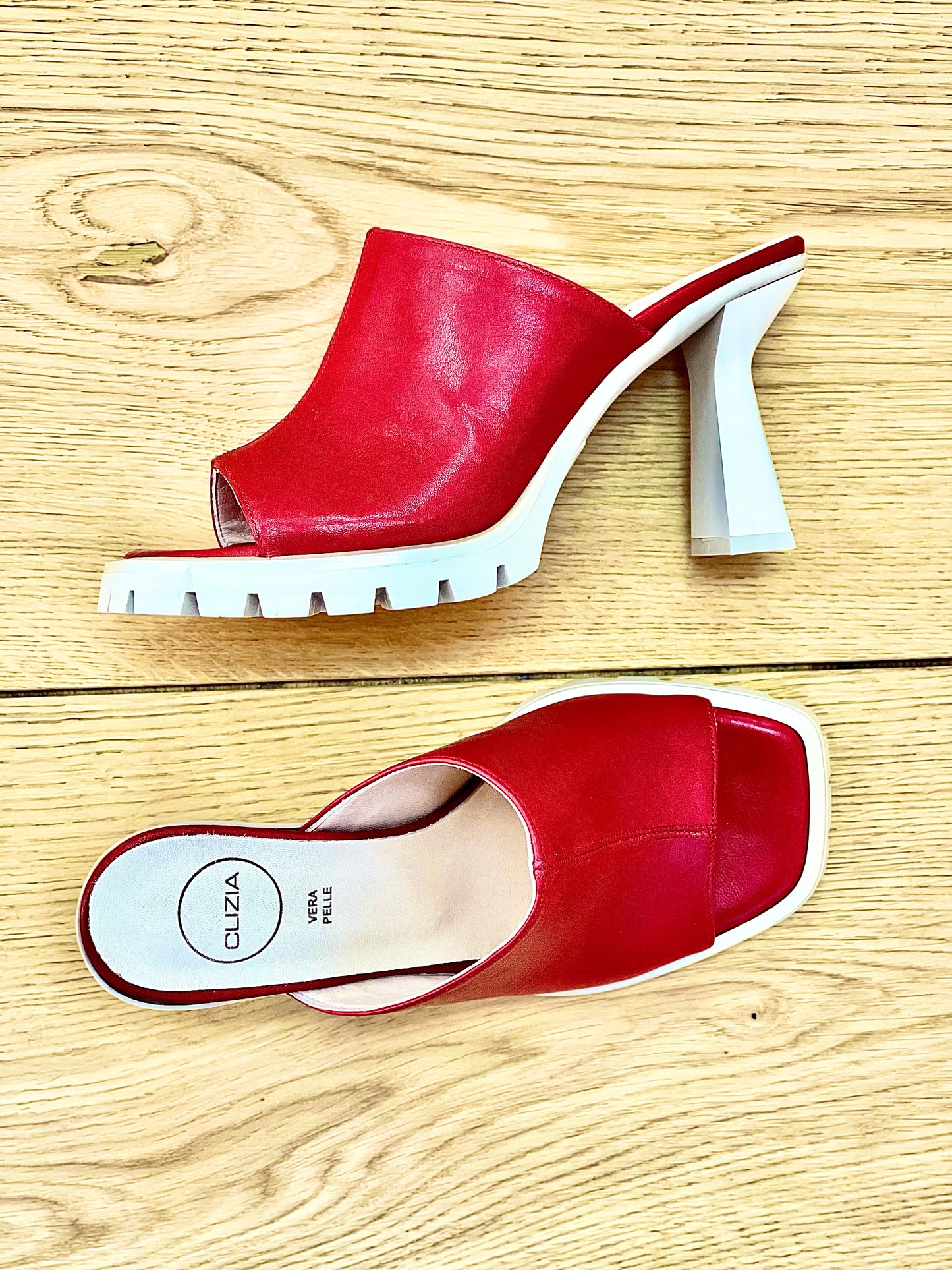 RED WONDER