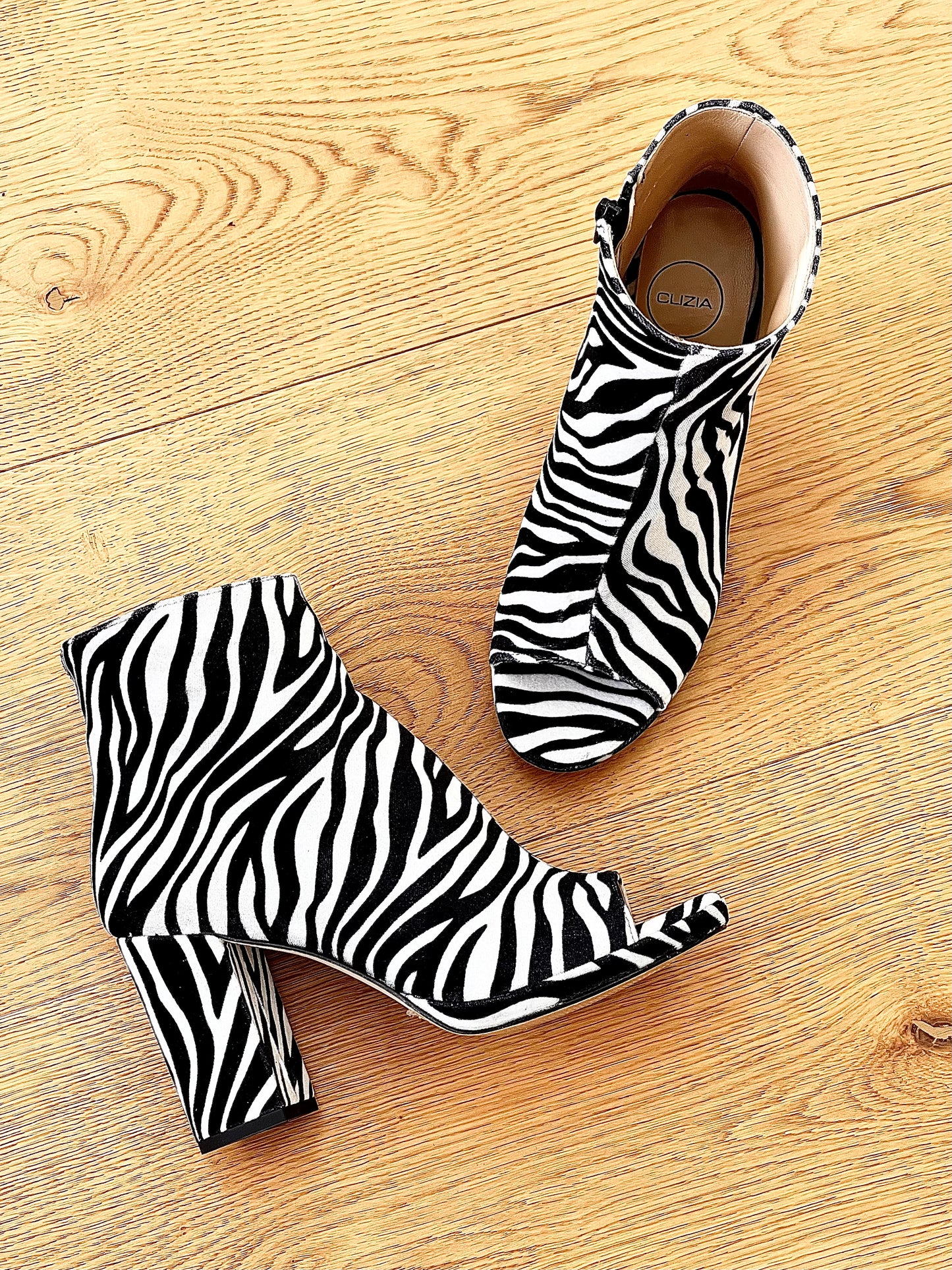 AMAZON ZEBRA