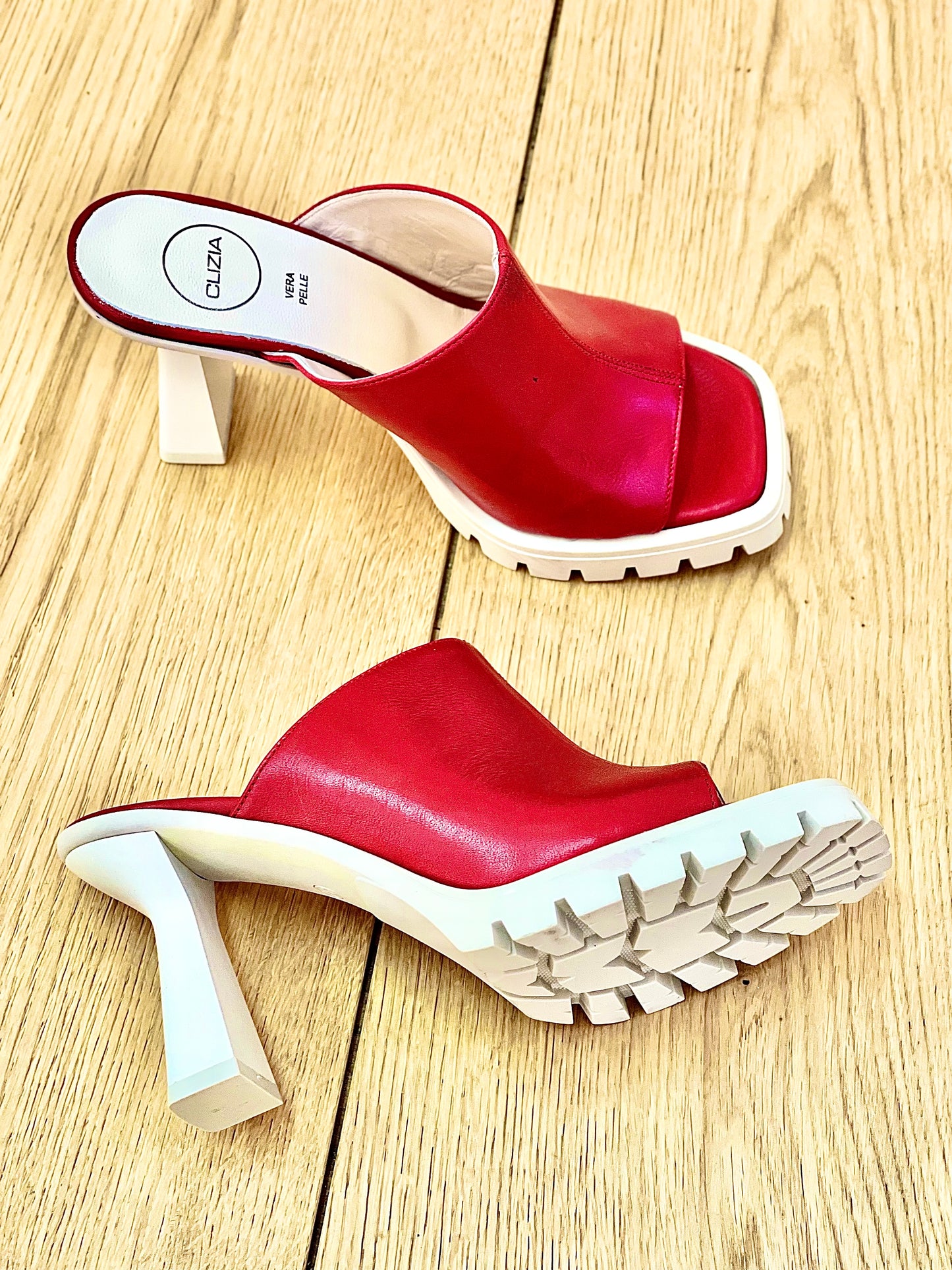 RED WONDER