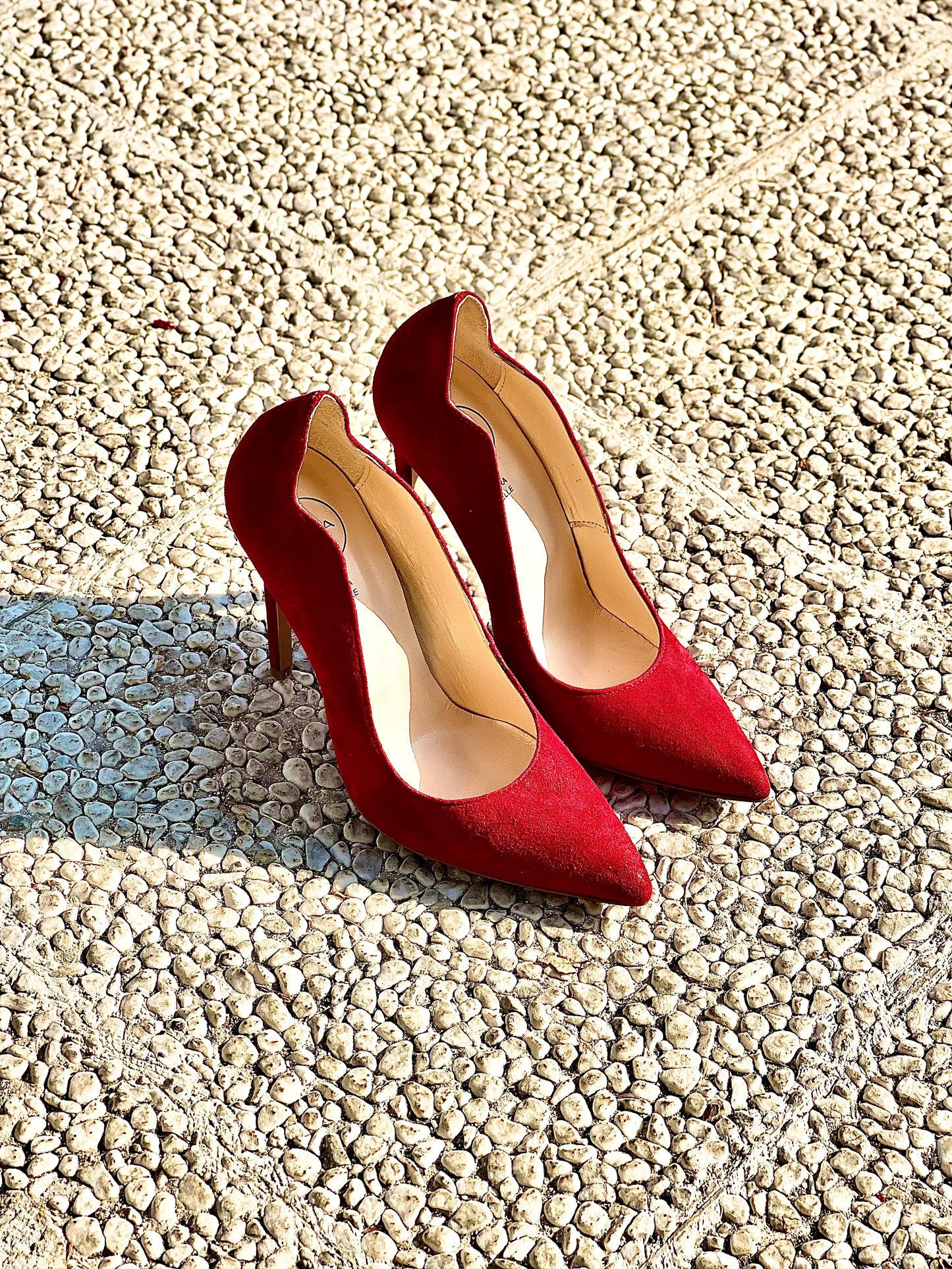 LOLA RØD SUEDE