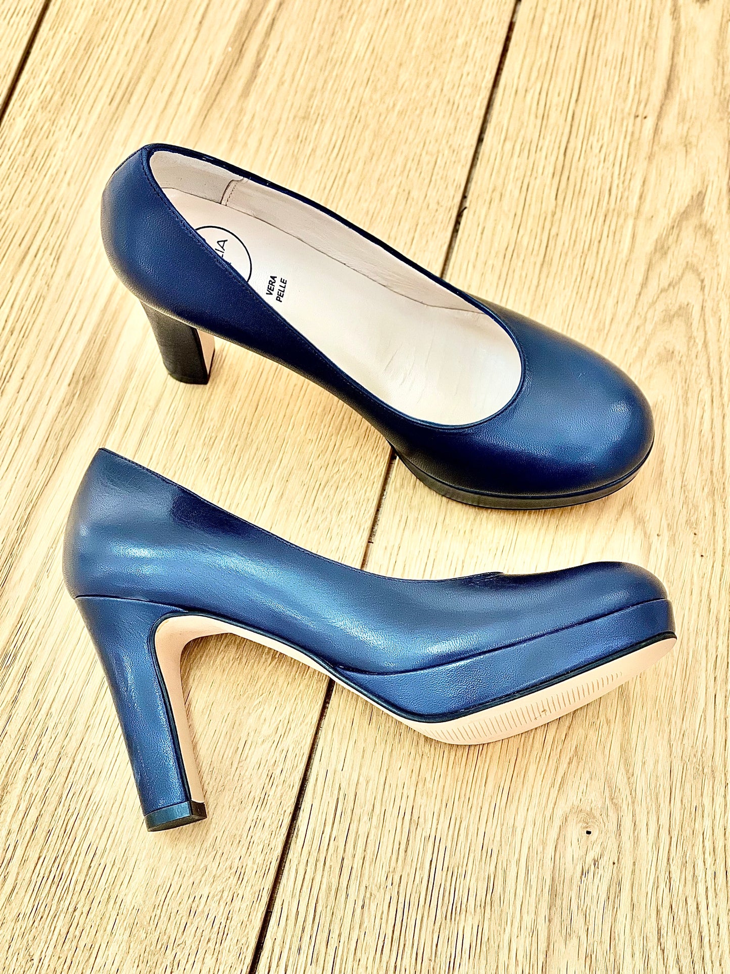 CLEO BLUE