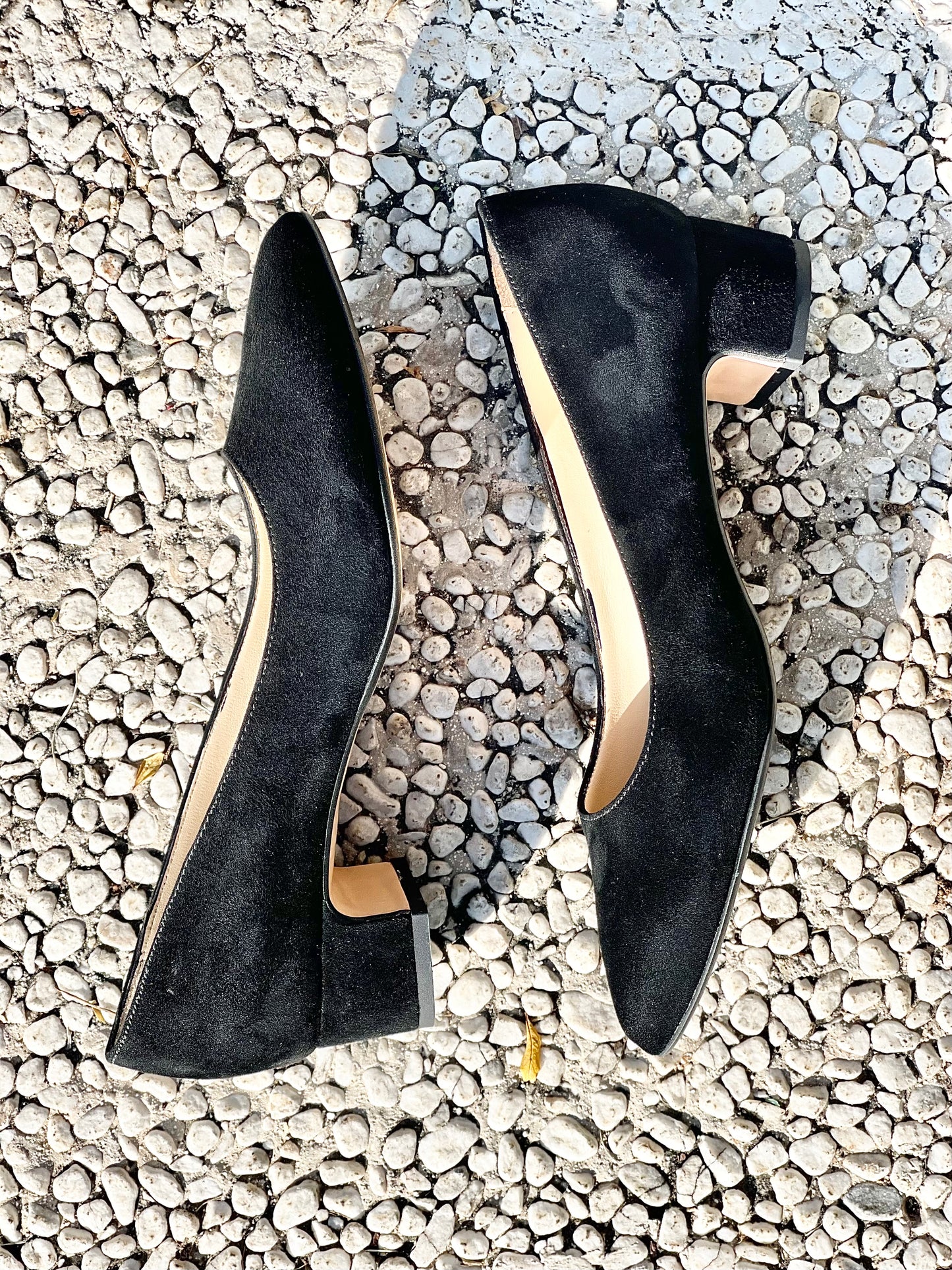 SORT SUEDE