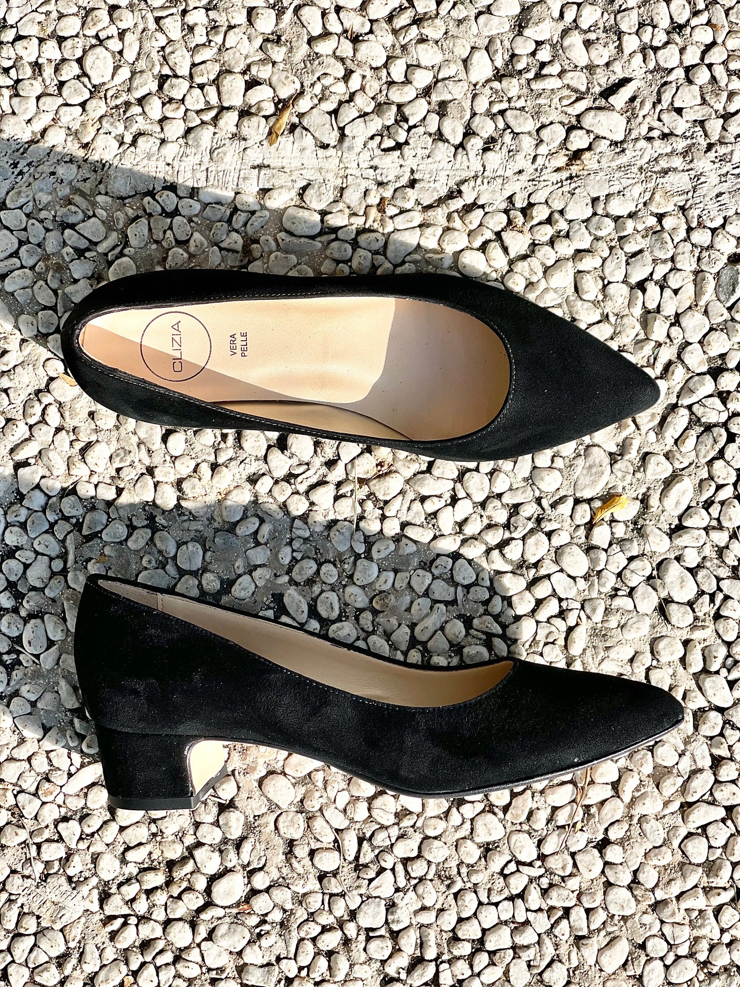 SORT SUEDE