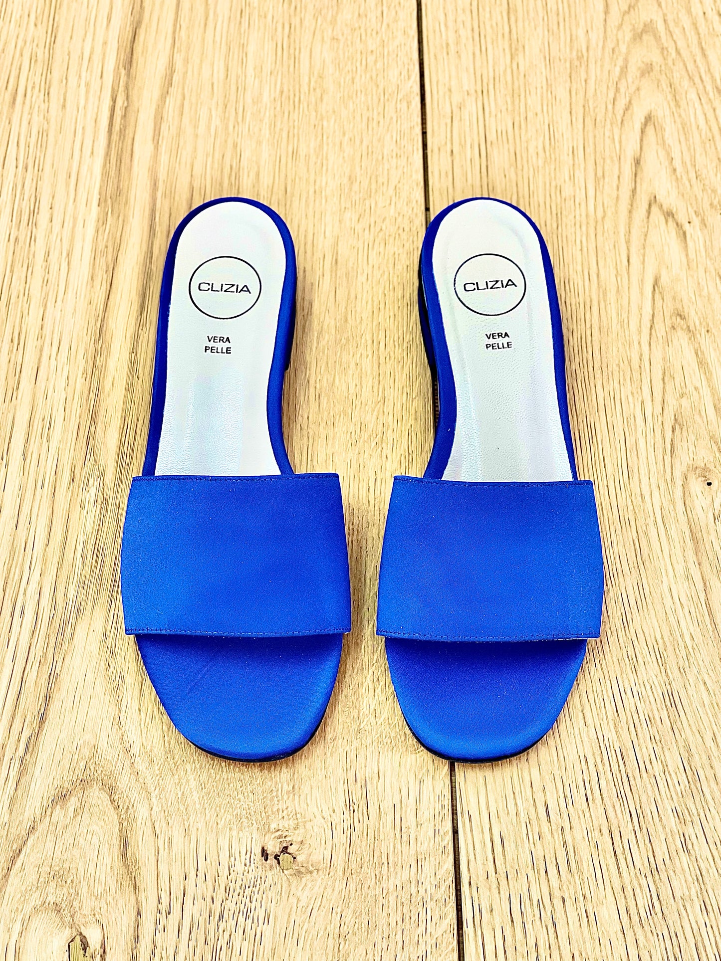 MANHATTAN SATIN BLUE