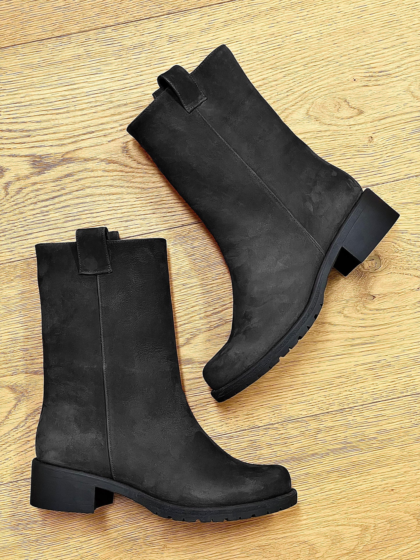 ATLAS NUBUCK SCHWARZ