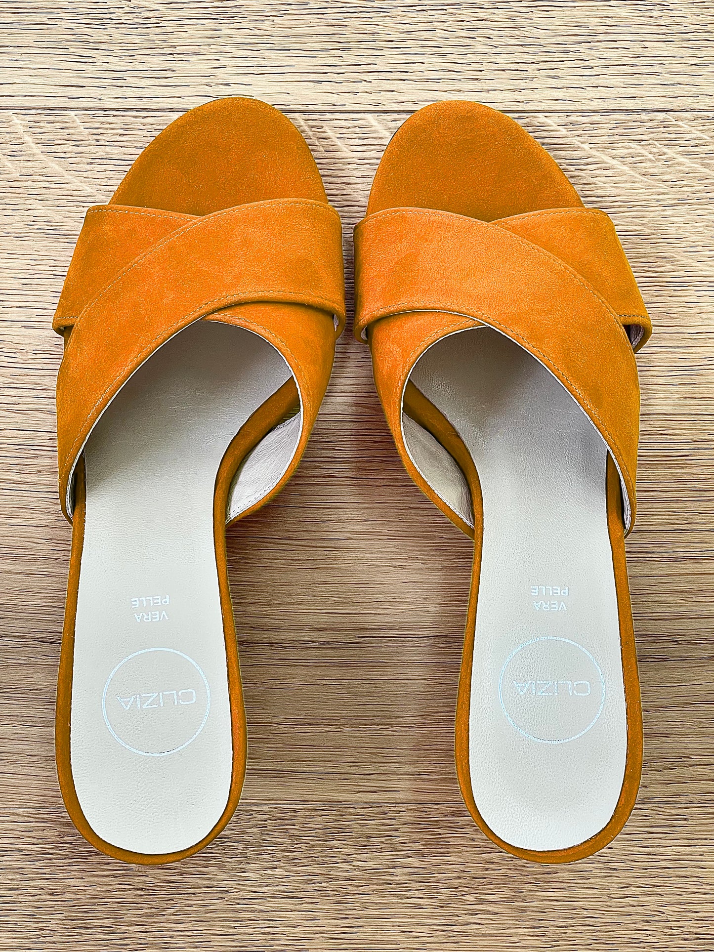 GELBER WILDLEDER-ZURI