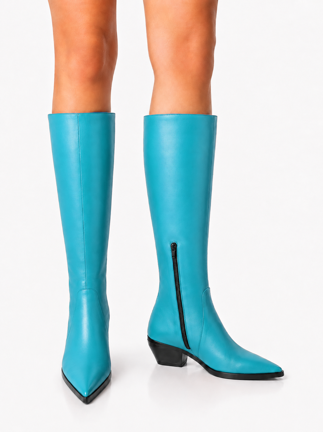 BRIAN PELLE IN BLAU