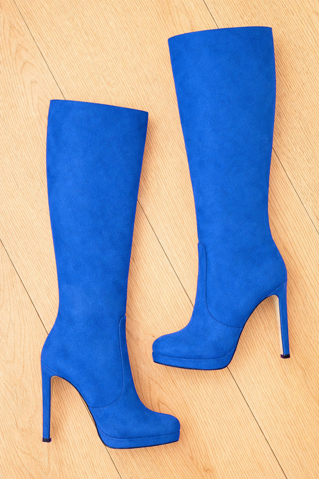 PRAG BLUE SUEDE